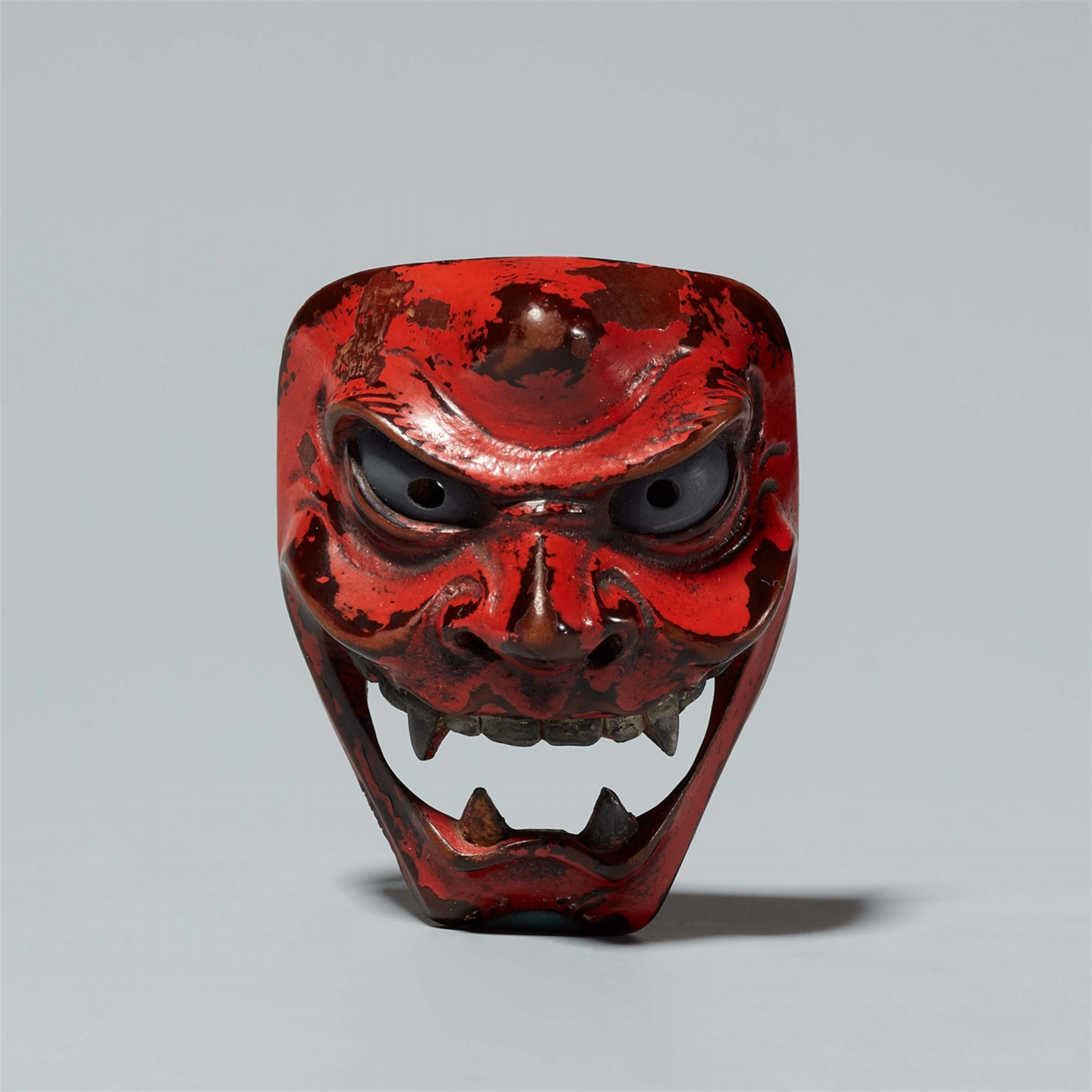A wood and lacquer mask netsuke. 19th century - image-1