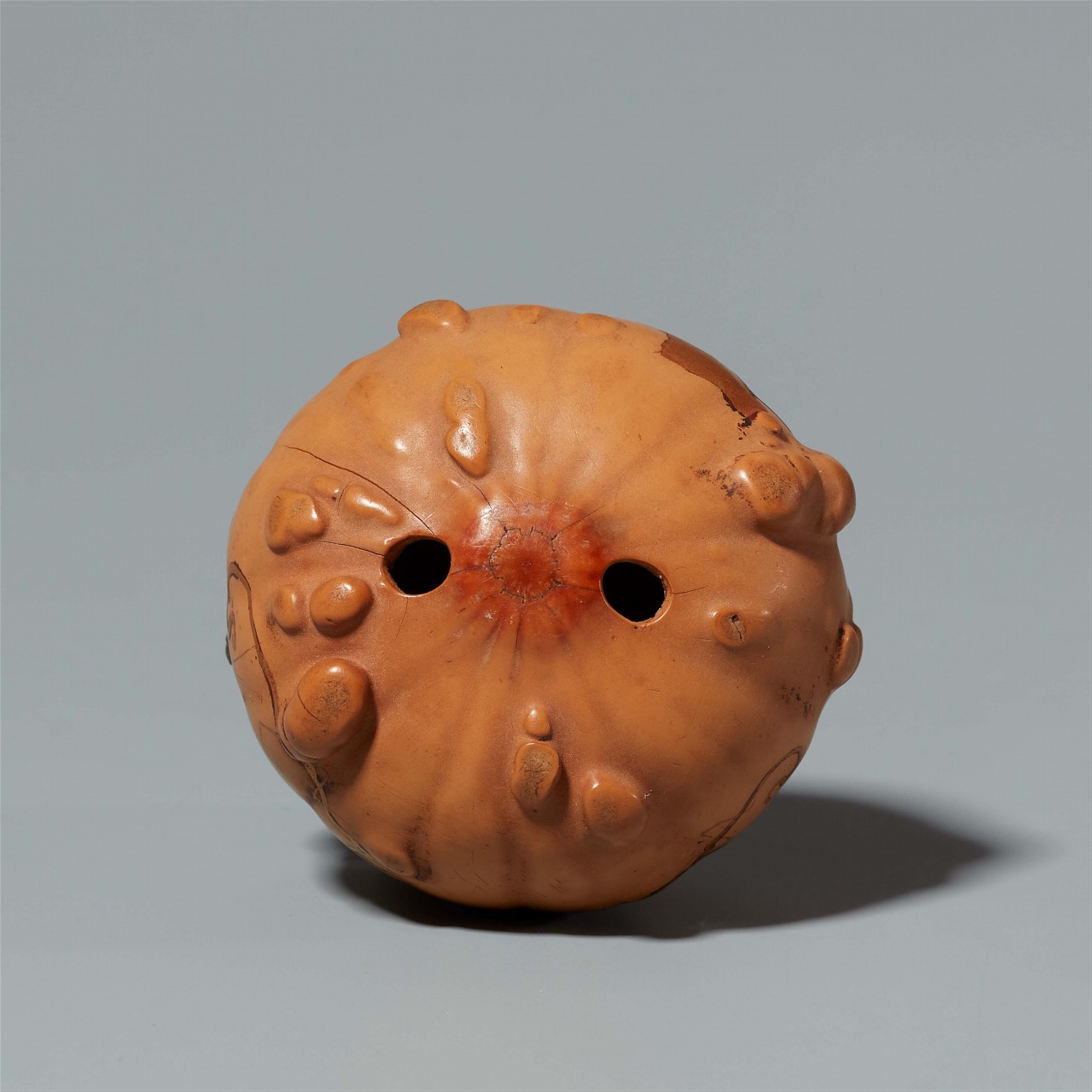 A dried gourd netsuke of a spider in vines. Mid-19th century - image-5