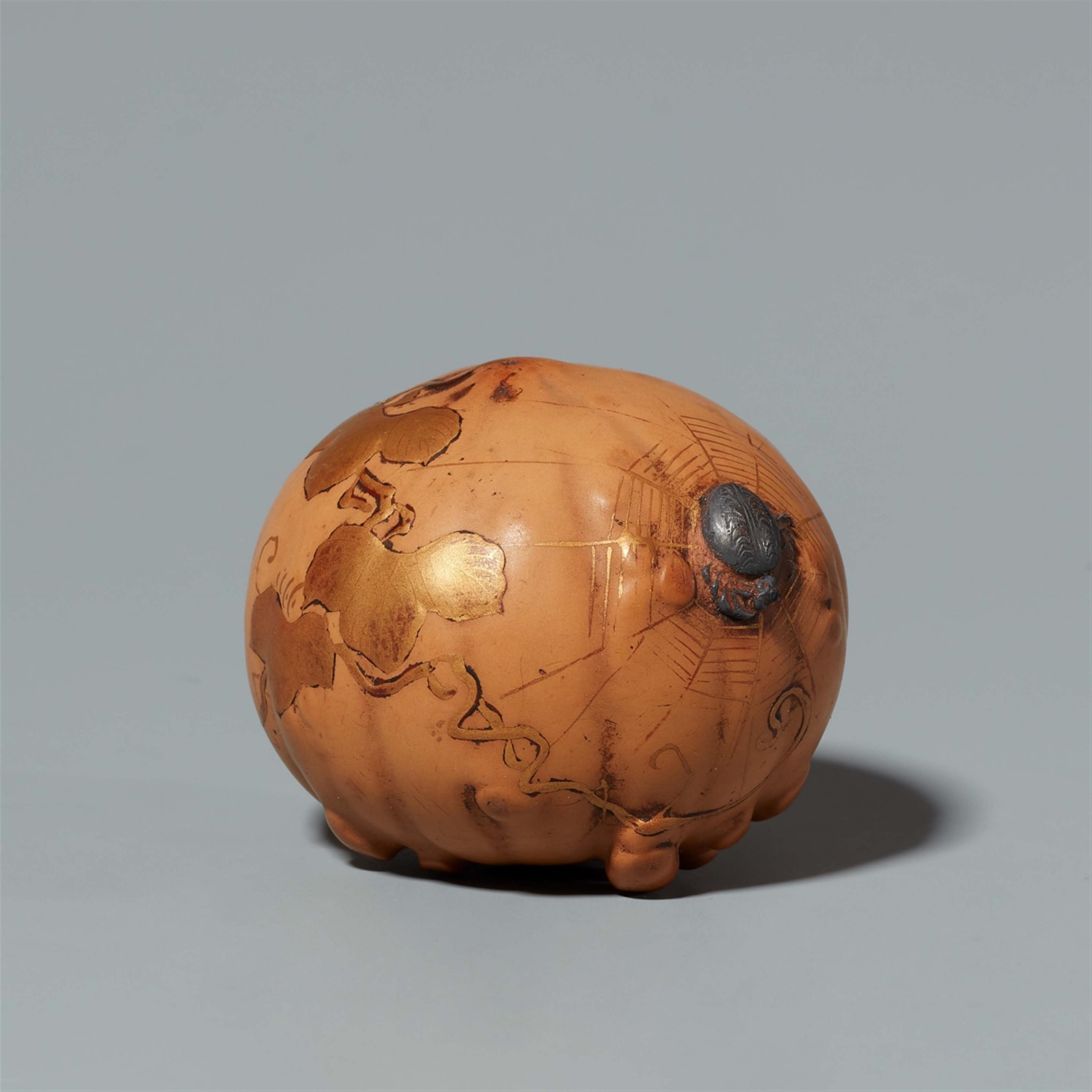 A dried gourd netsuke of a spider in vines. Mid-19th century - image-1