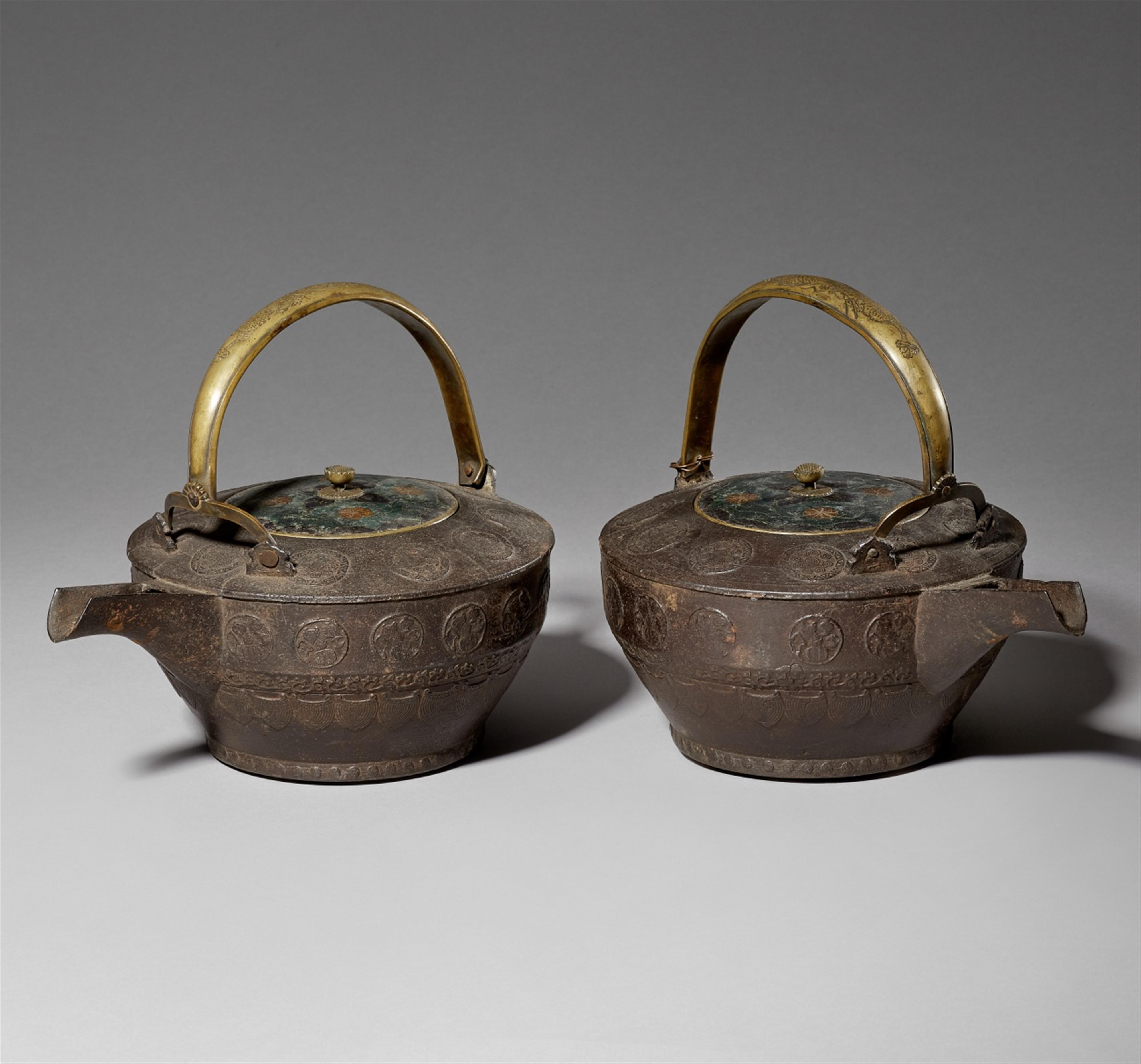 A pair of iron sake ewers (chôshi). 19th century - image-1