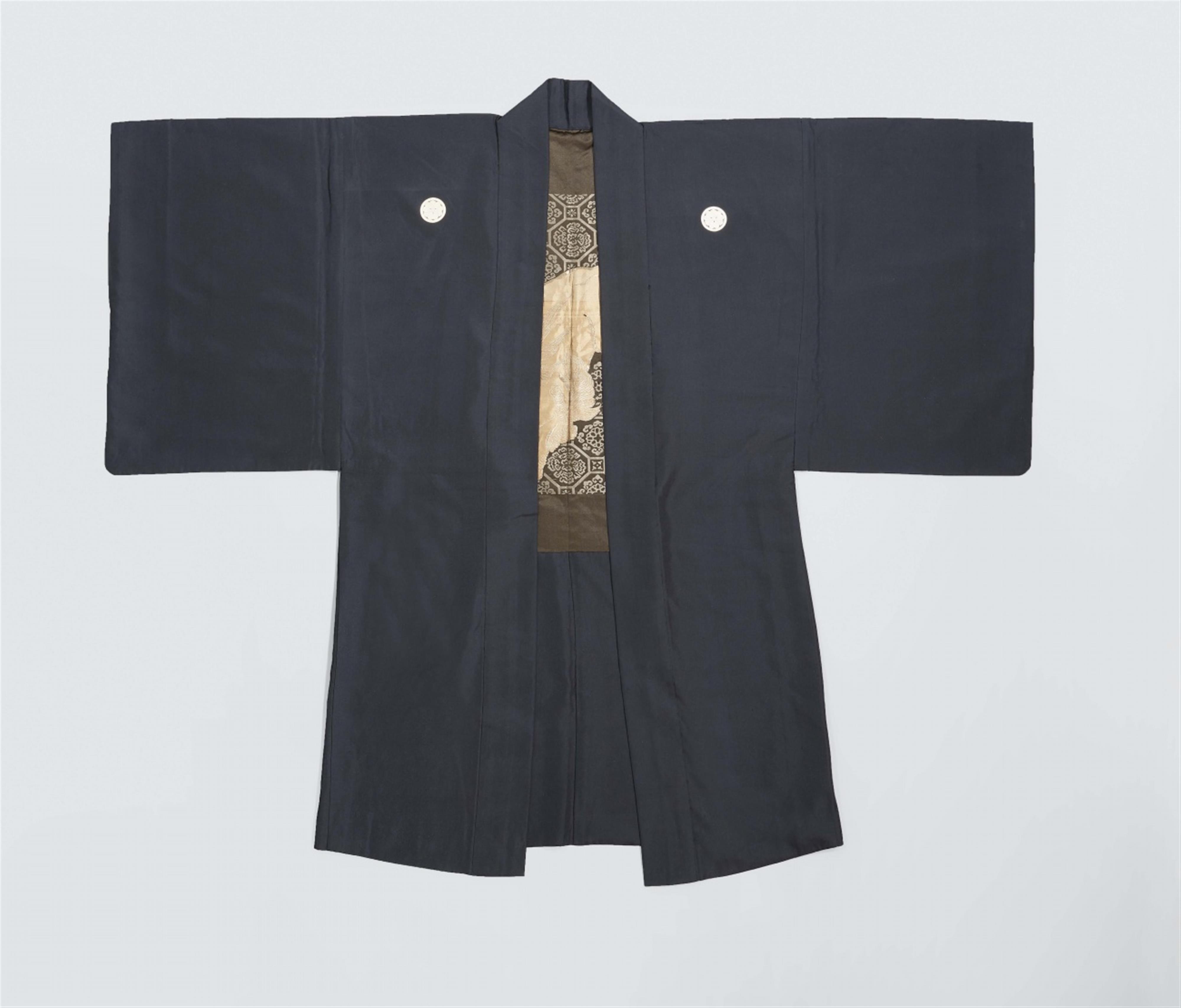 Two black silk jackets, each with five family crests (montsuki haori) for formal occasions. Early 20th century - image-2