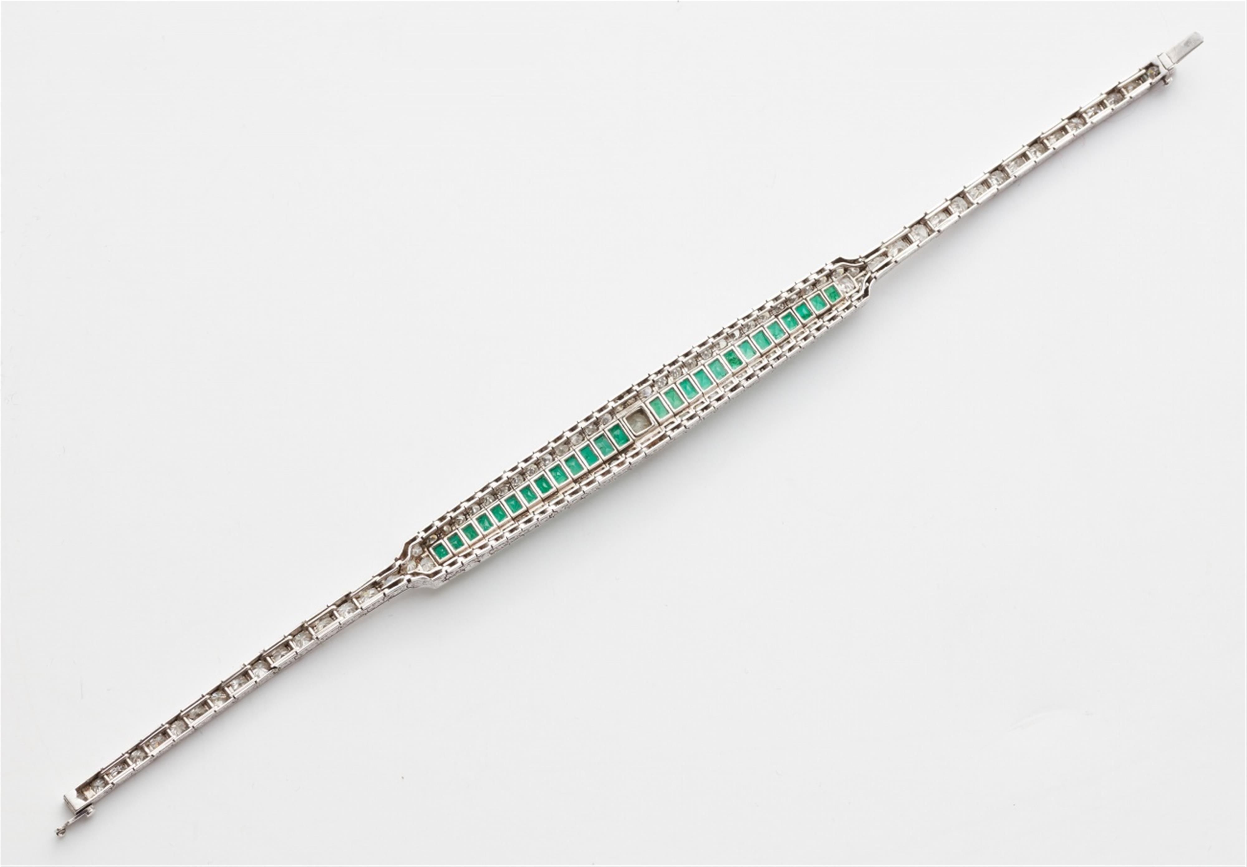 An Art Deco platinum emerald bracelet - image-2