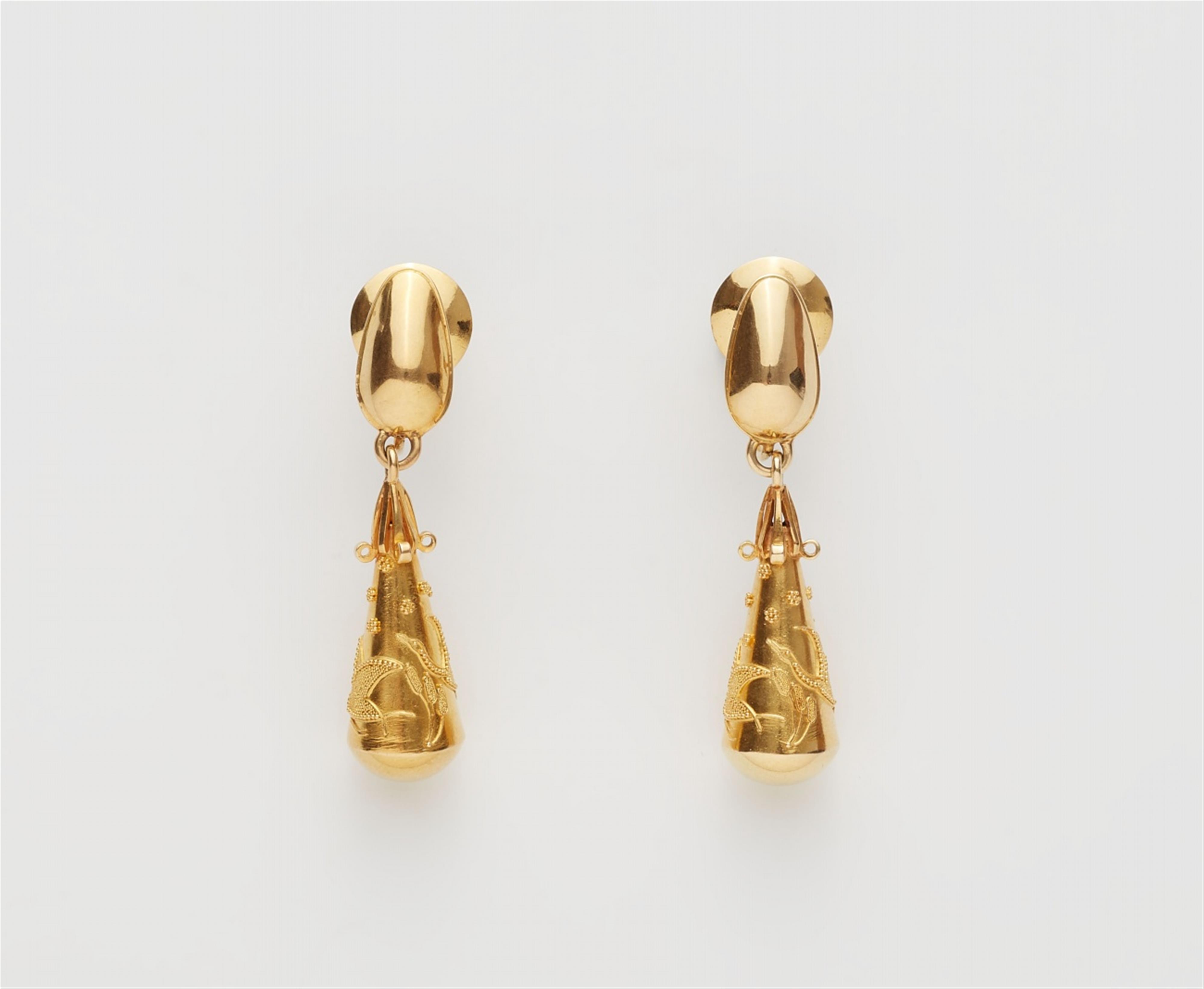 A pair of 14k gold granulation earrings - image-1