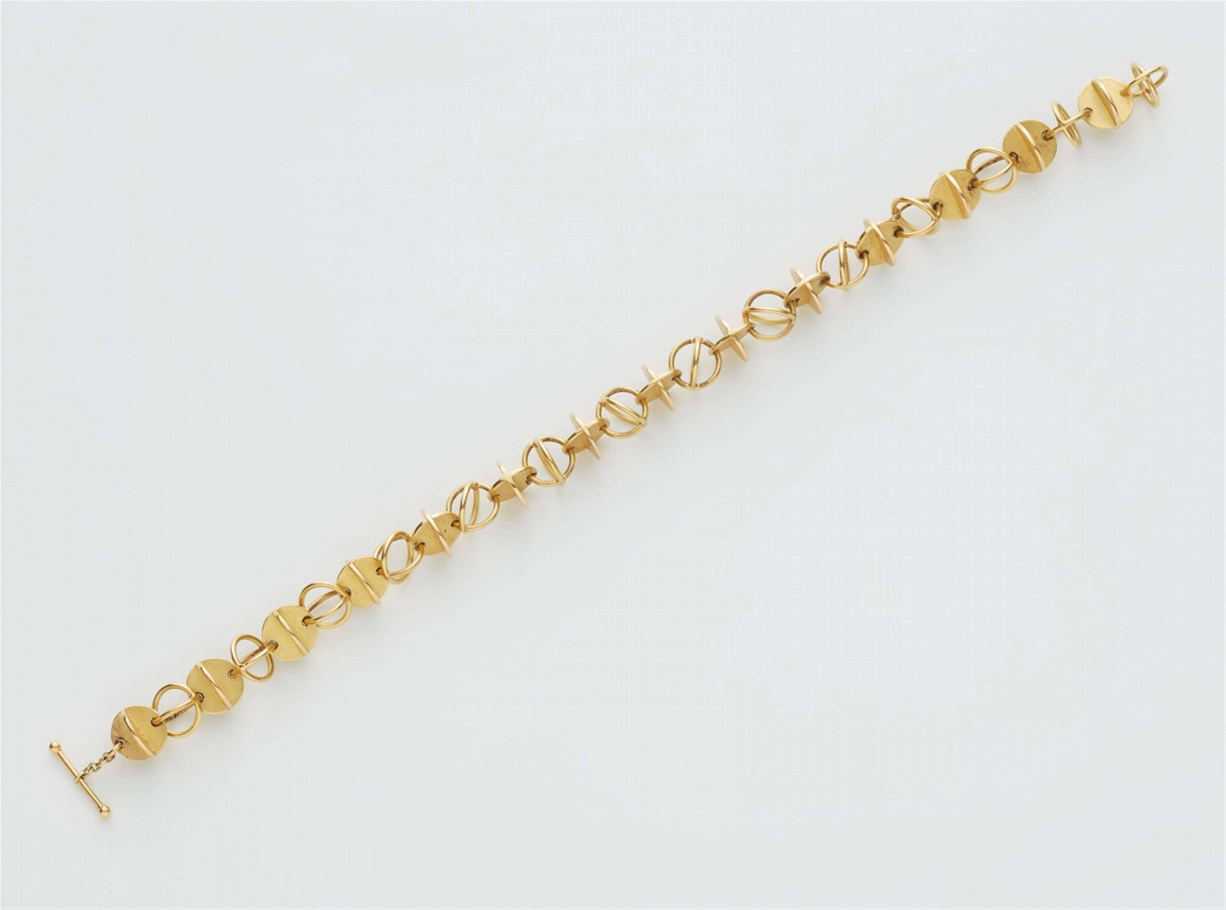 An 18k gold bracelet - image-2