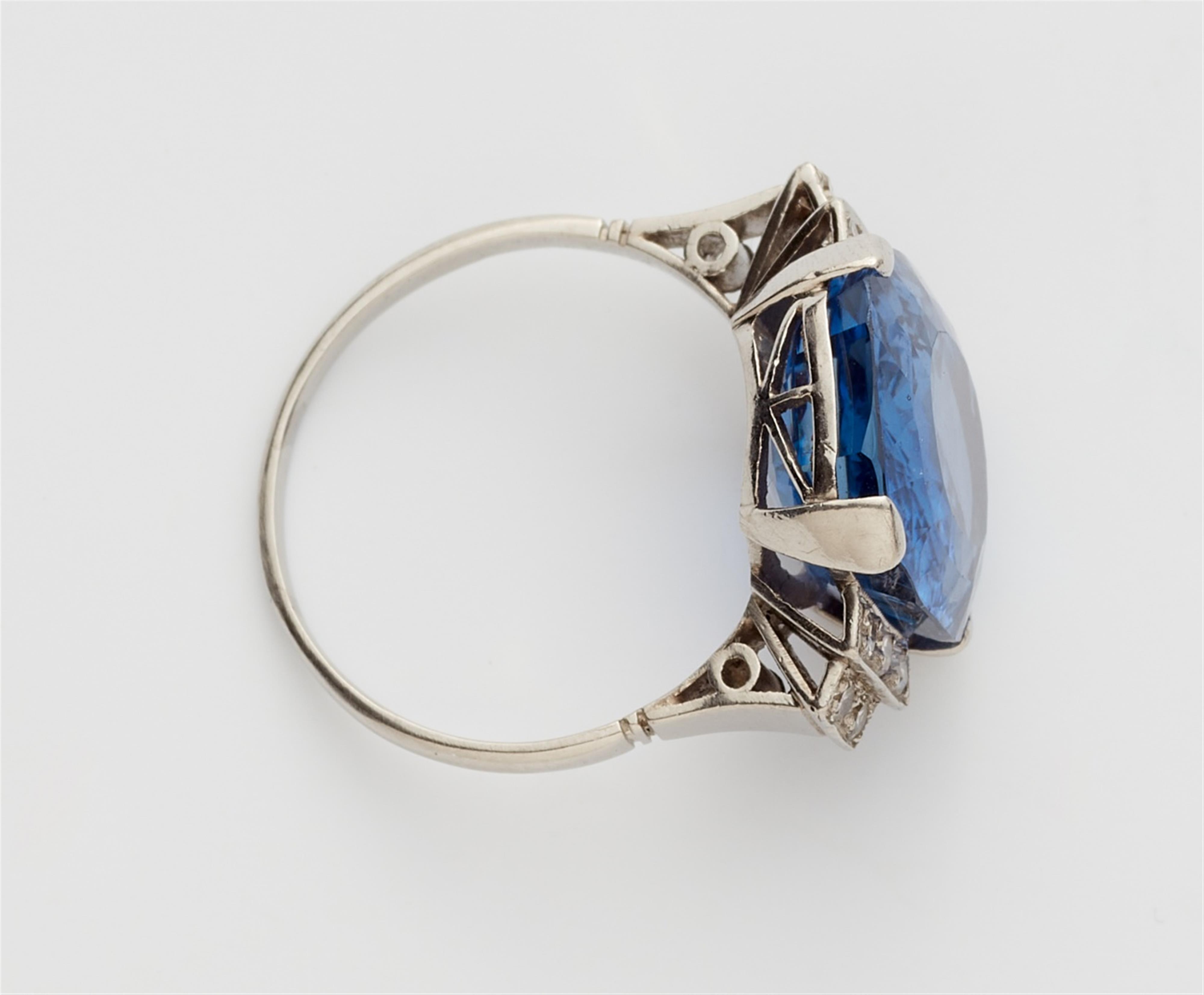 A platinum Ceylon sapphire ring - image-2