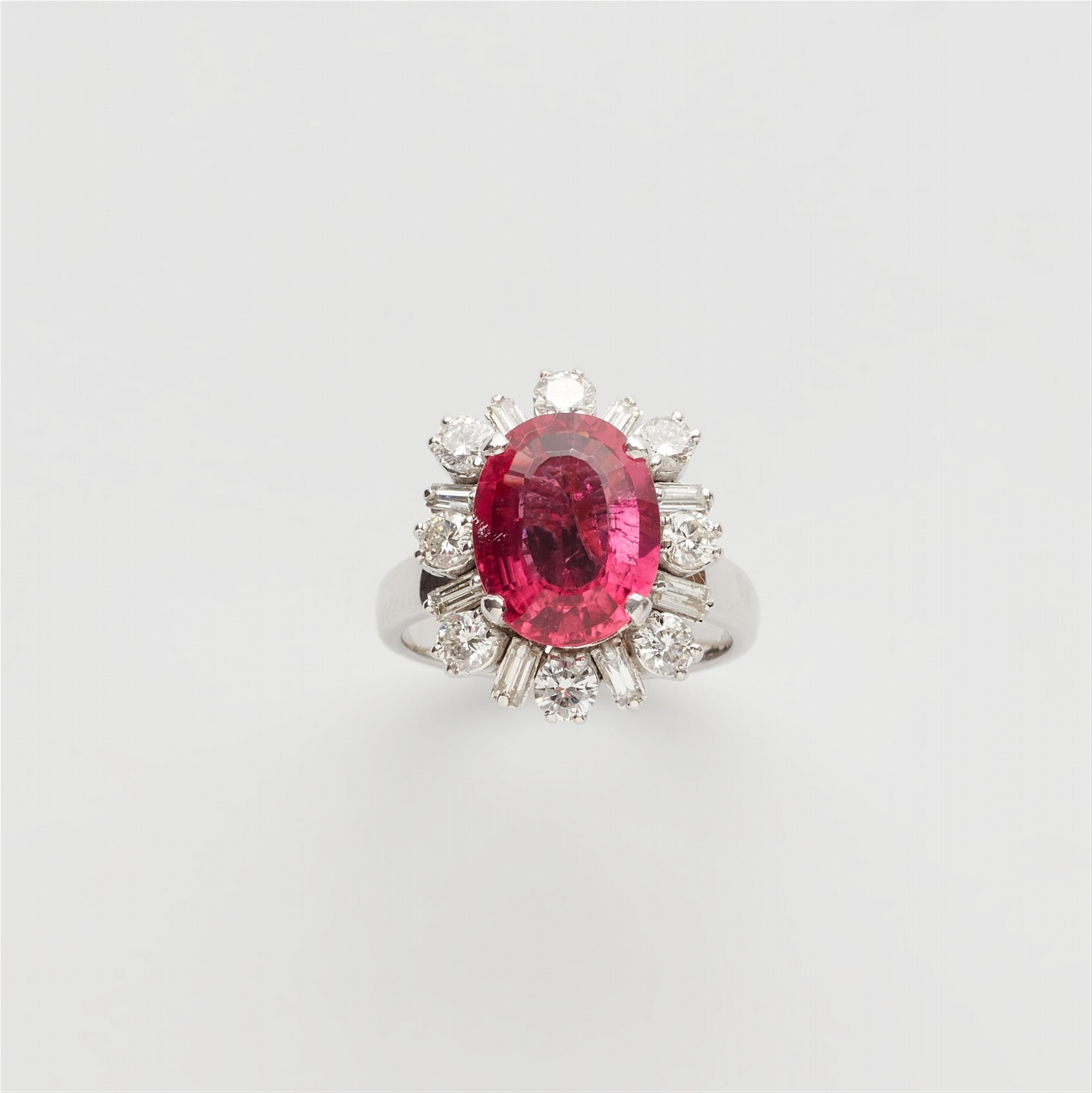 An 18k white gold rubellite cluster ring - image-1