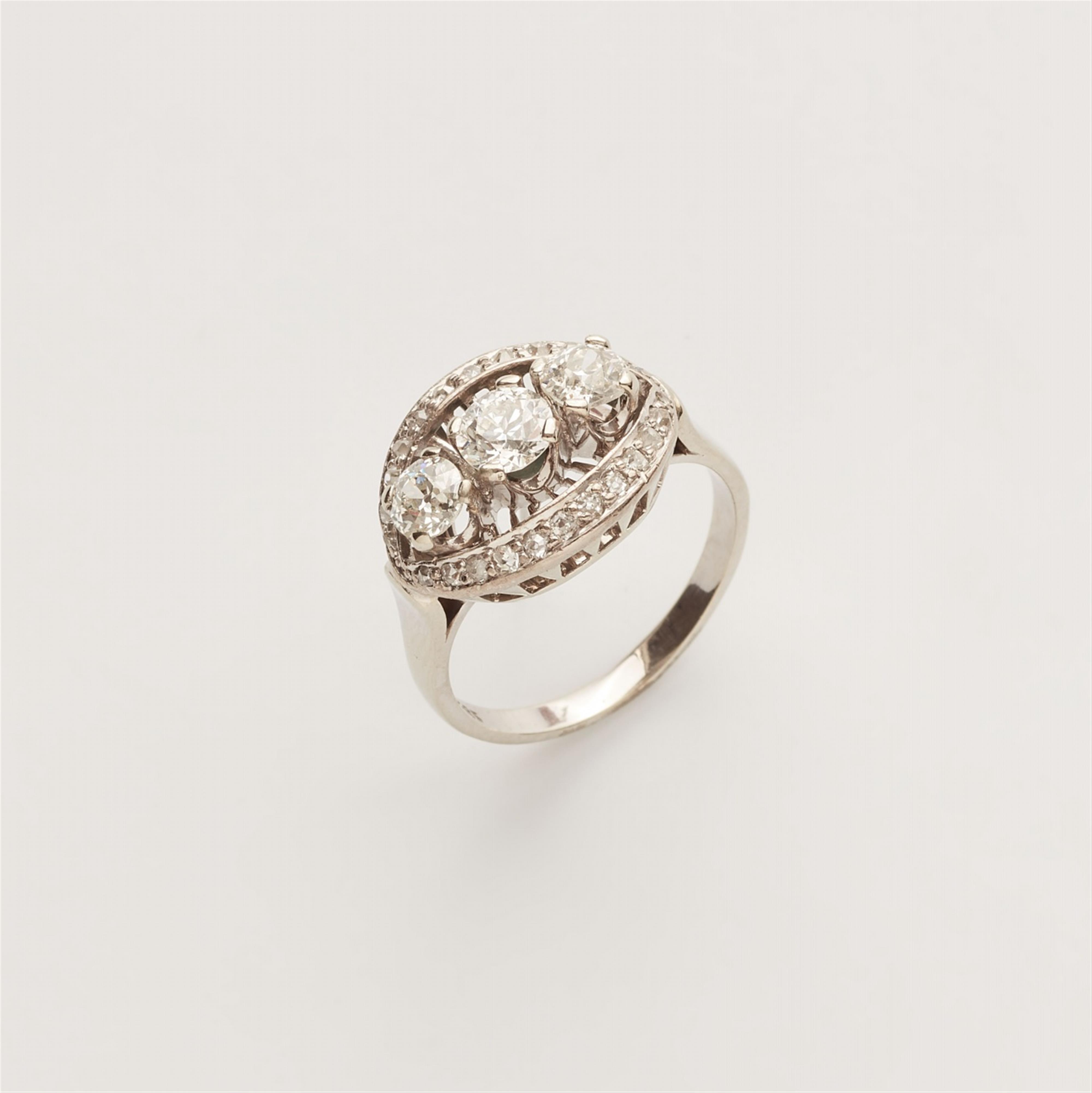 A 14k white gold diamond ring - image-1