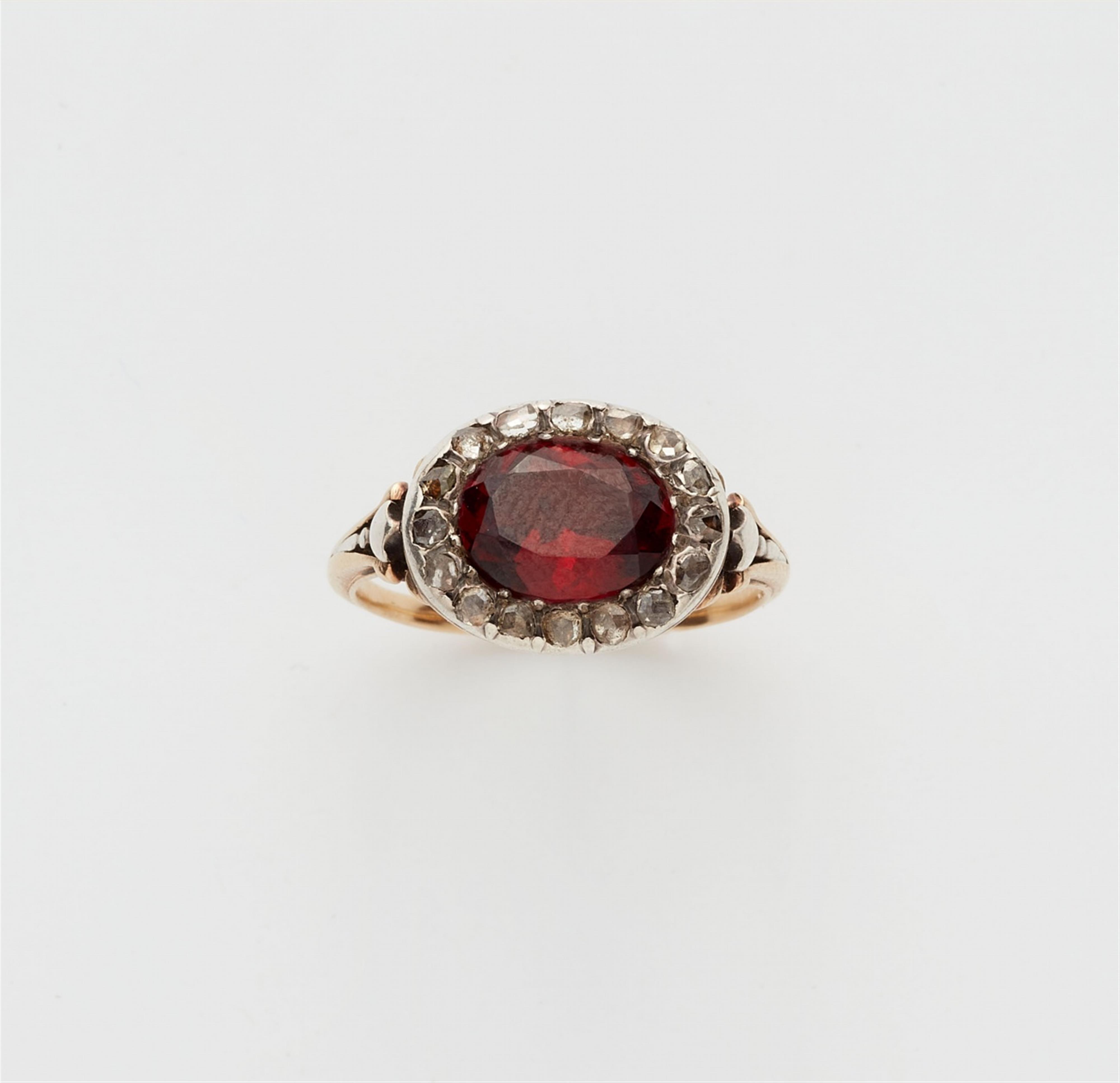 A George III garnet ring - image-1