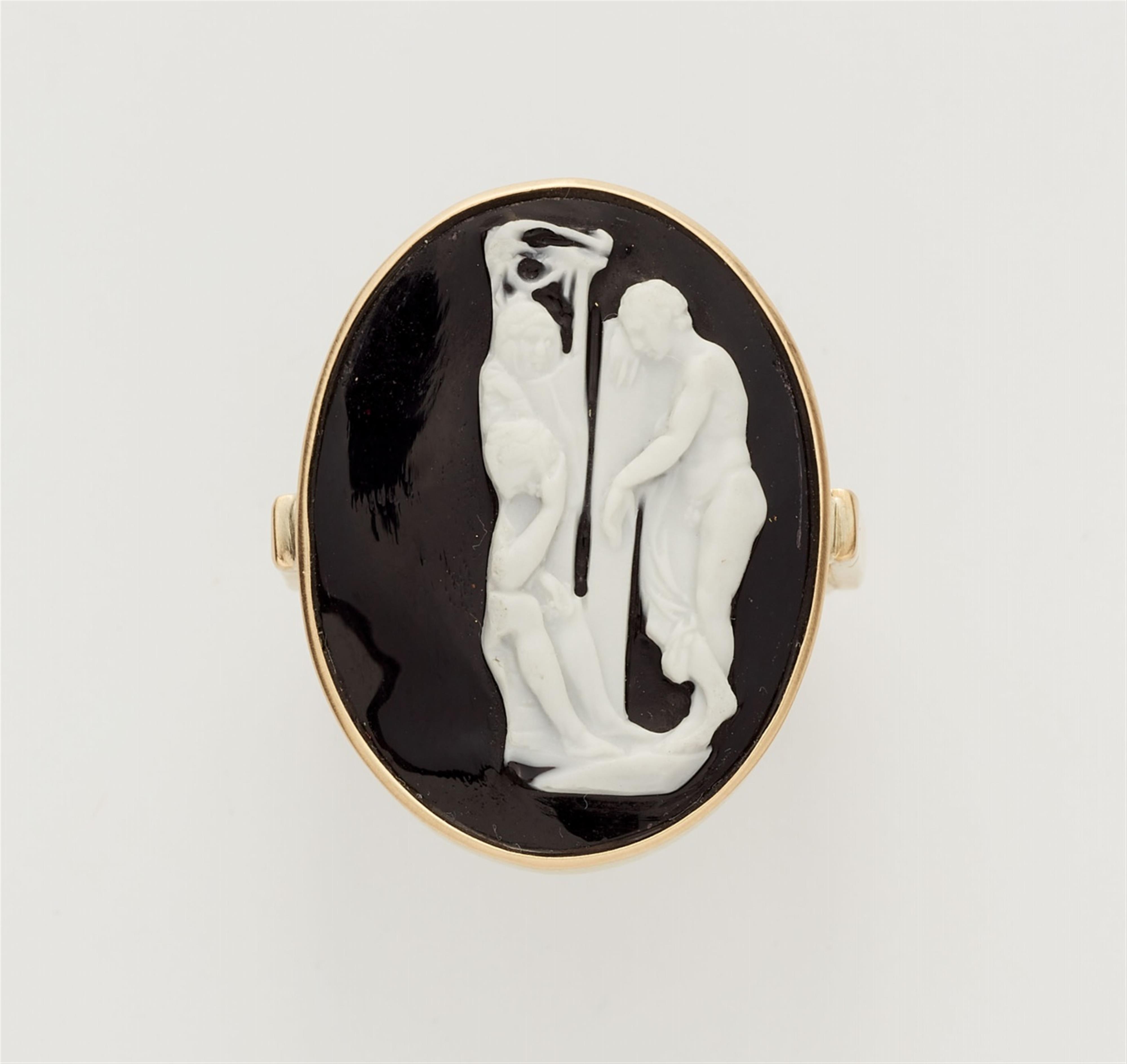 A 14k gold Neoclassical cameo ring - image-1