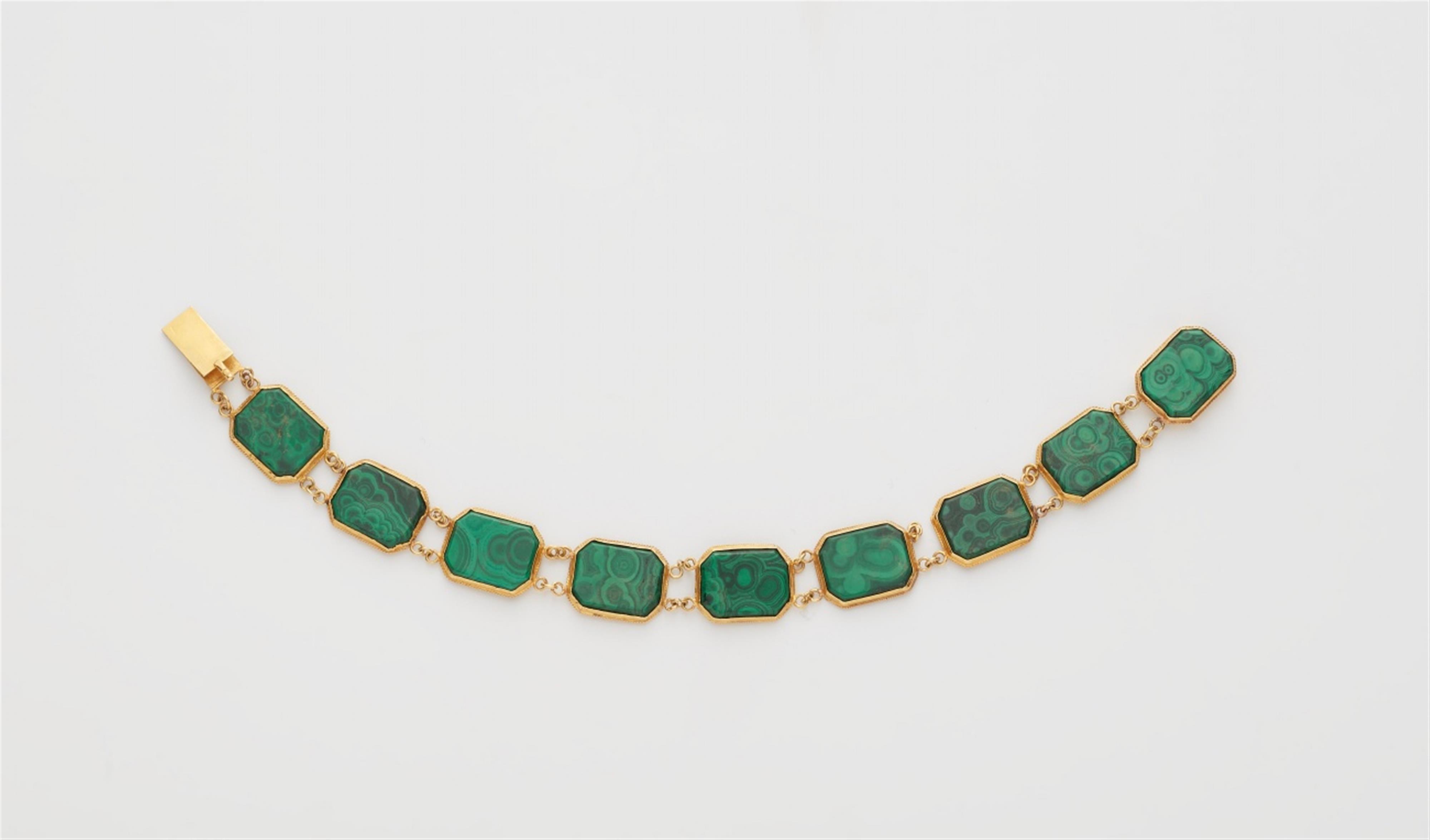 An 18k gold malachite bracelet - image-1