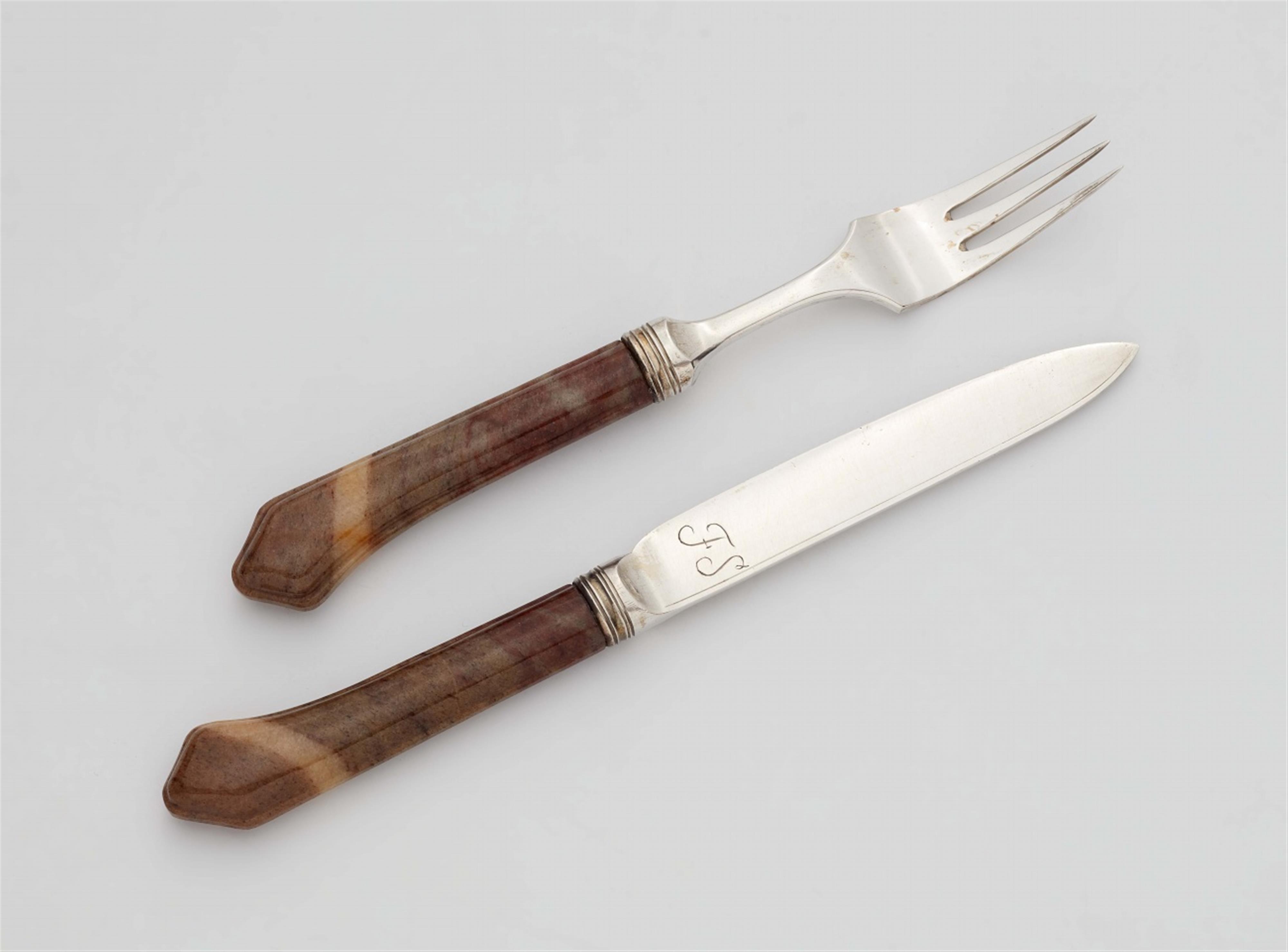 A silver-mounted agate cutlery set from the estate of Friedrich Schiller - image-2