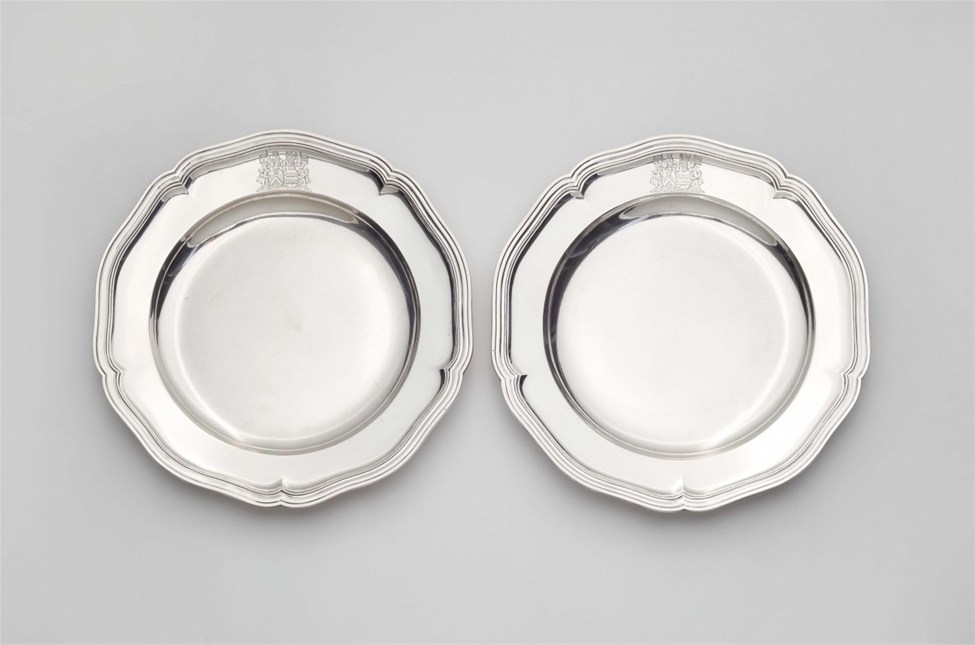A pair of Belgian silver plates - image-1