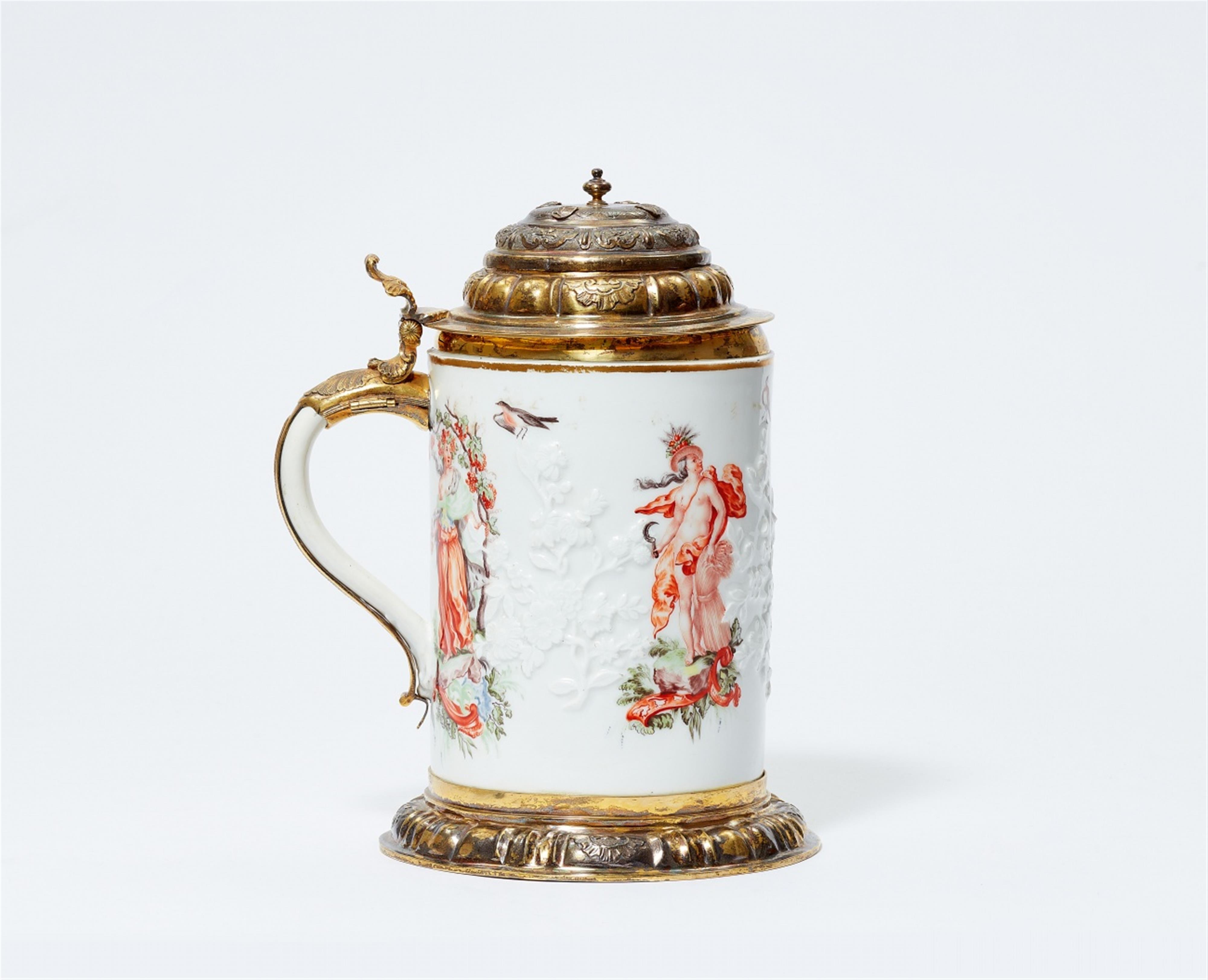 An important Meissen porcelain tankard with hausmaler decor - image-2