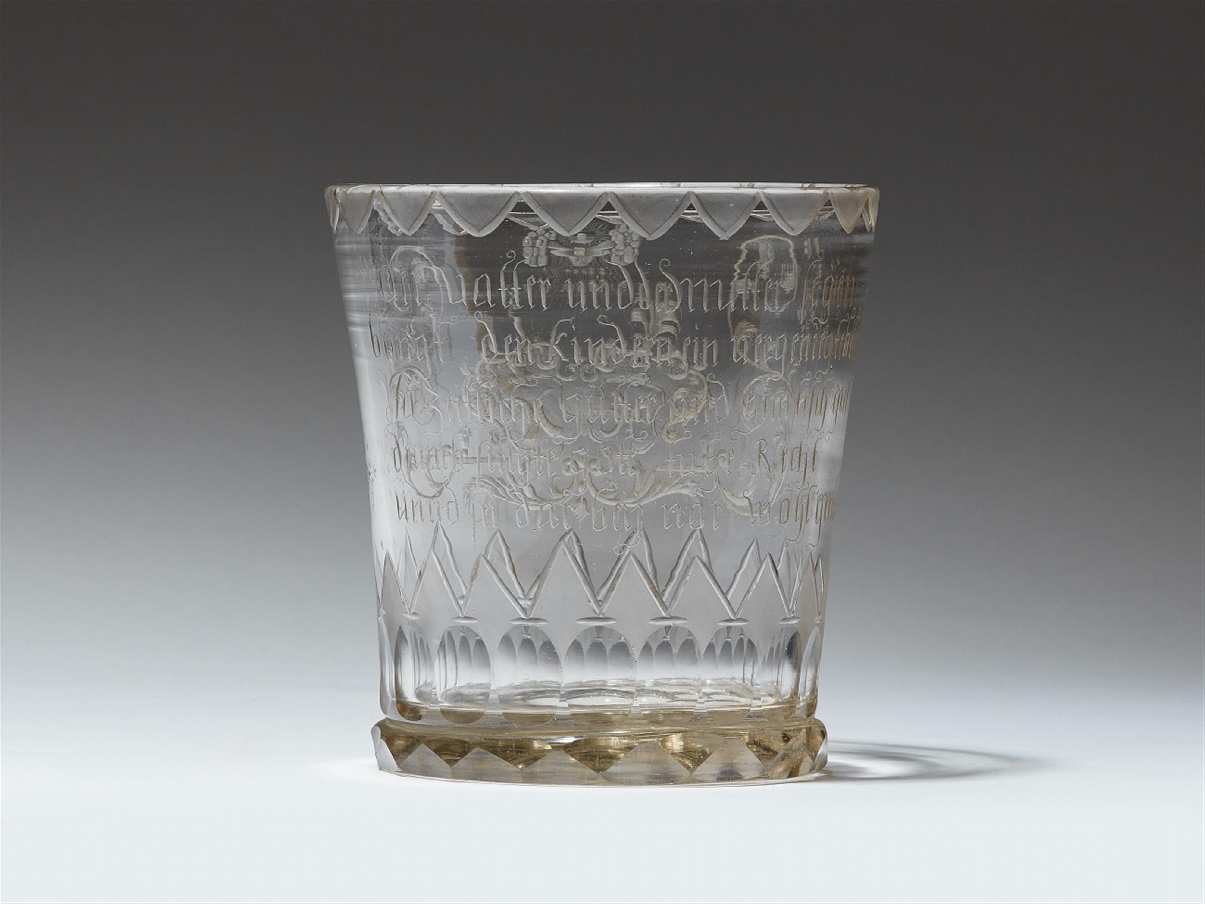 A glass wedding beaker with an arms of alliance - image-2