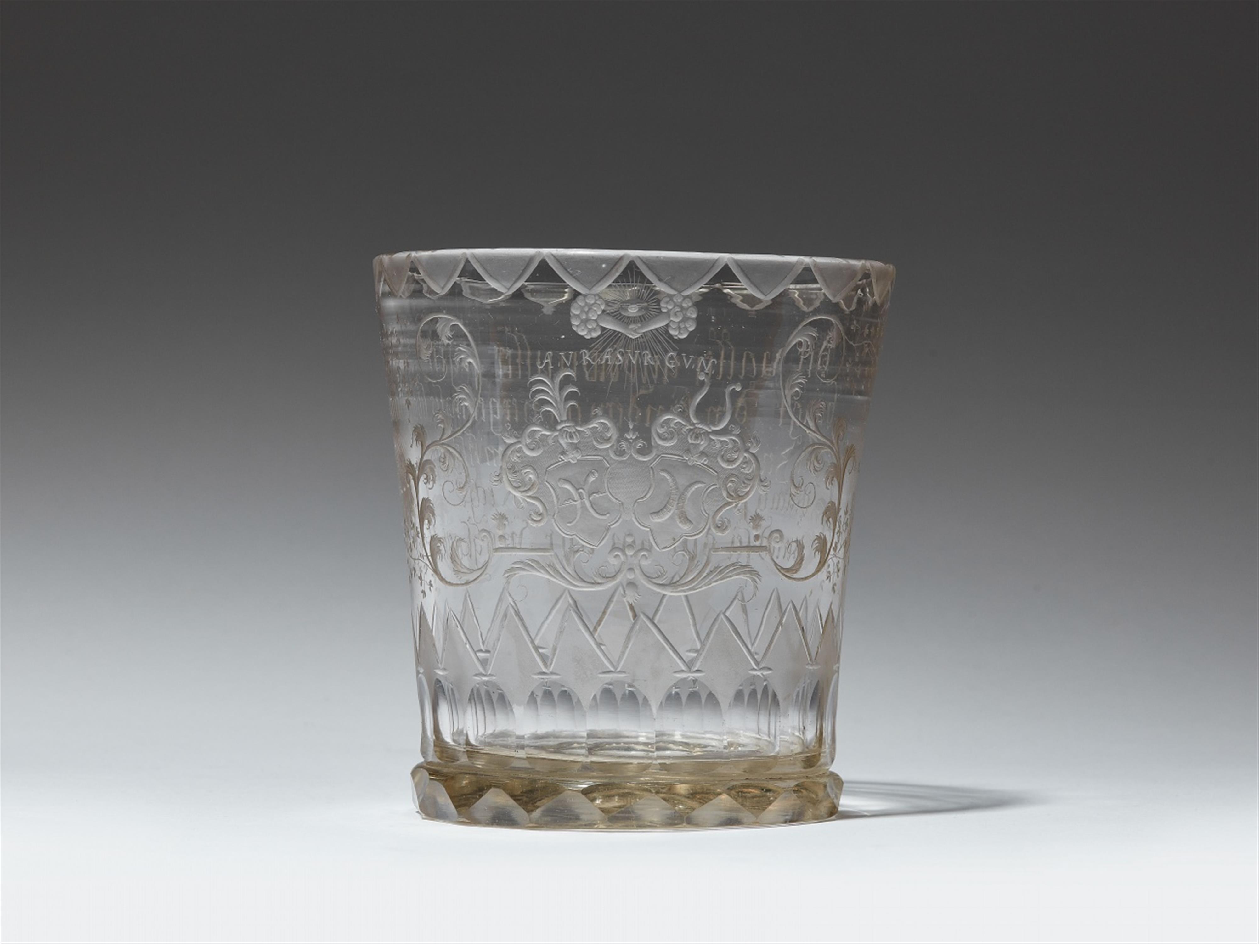 A glass wedding beaker with an arms of alliance - image-1