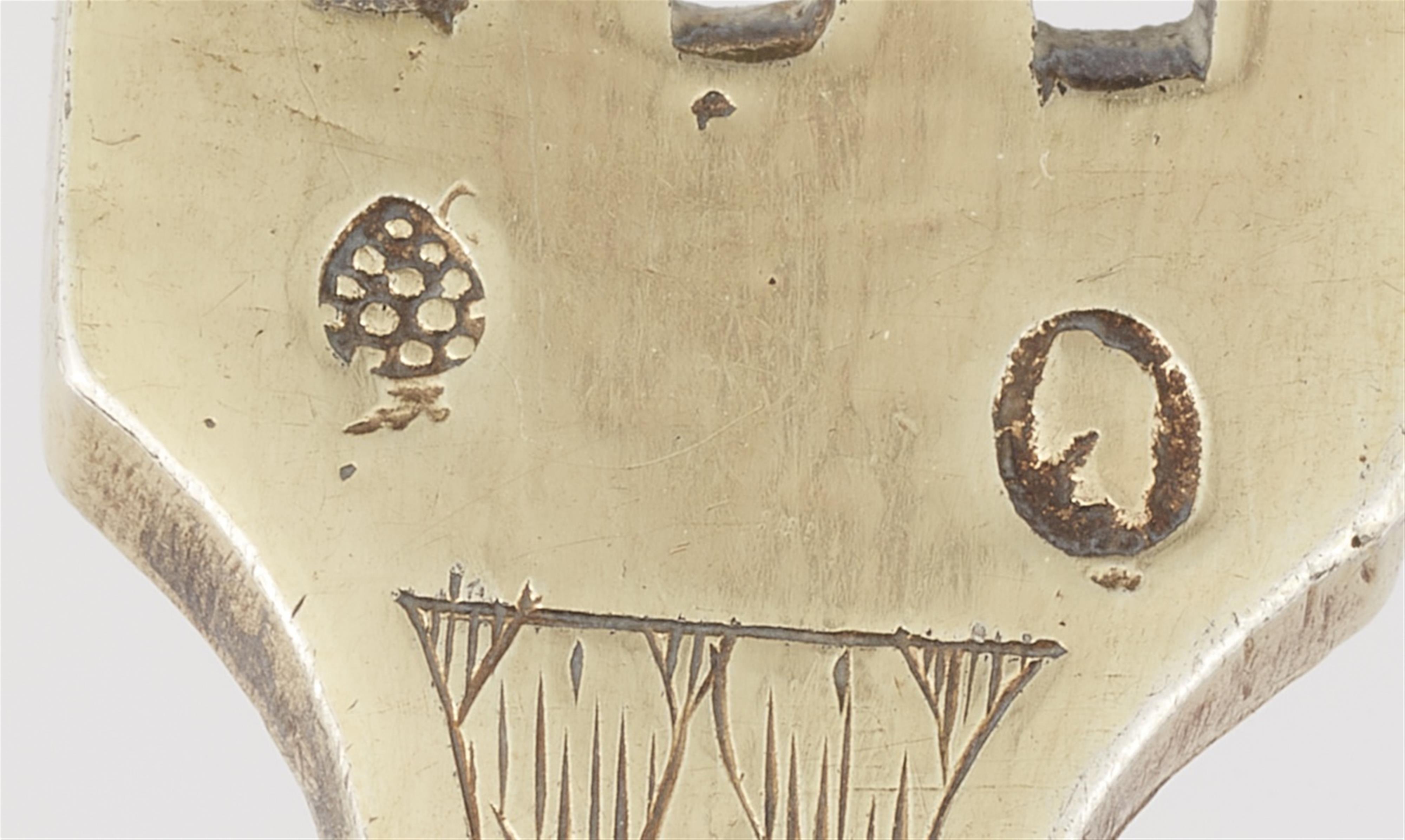 An Augsburg Baroque silver gilt travel cutlery set - image-2