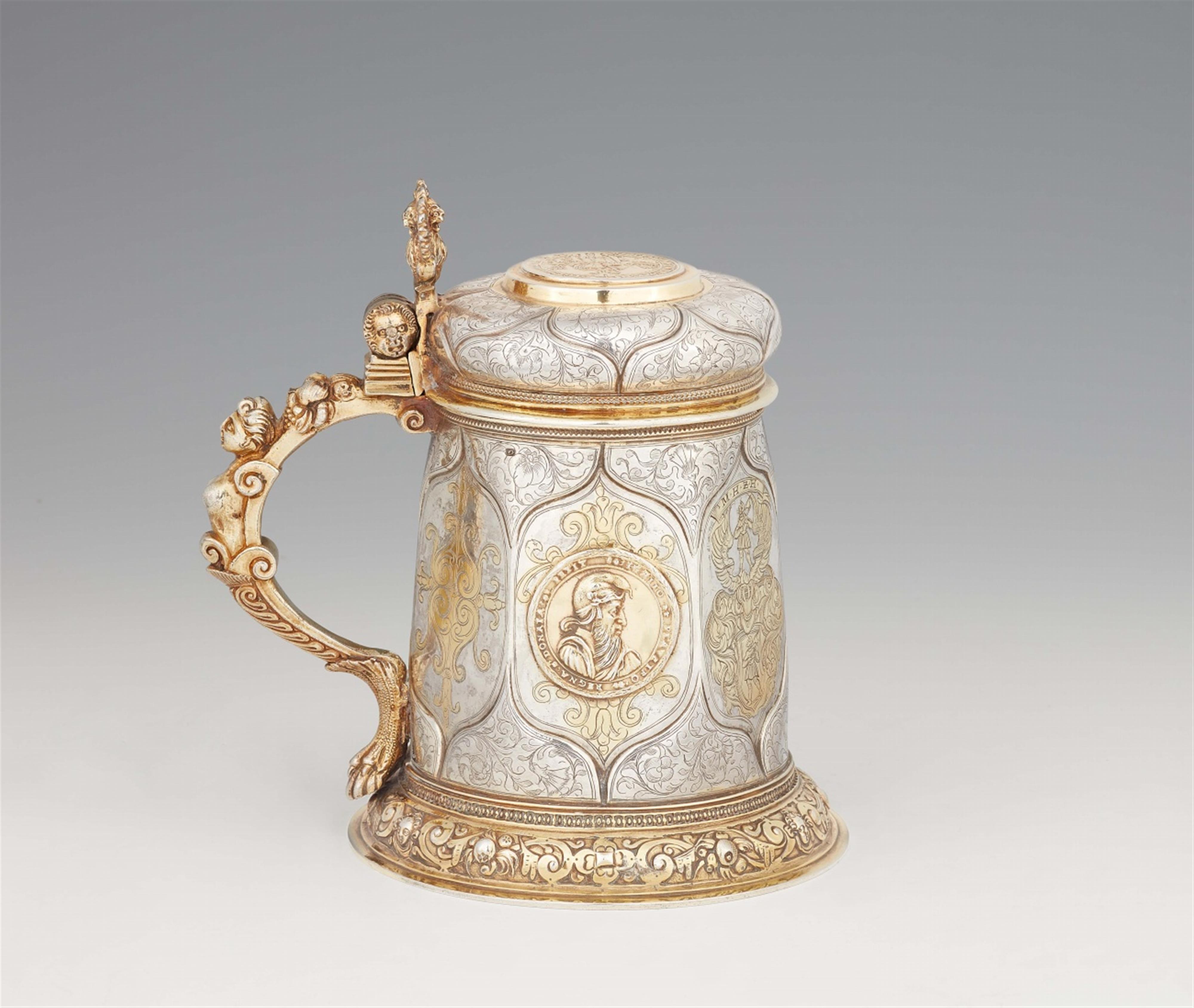 An important Renaissance parcel gilt silver tankard - image-2