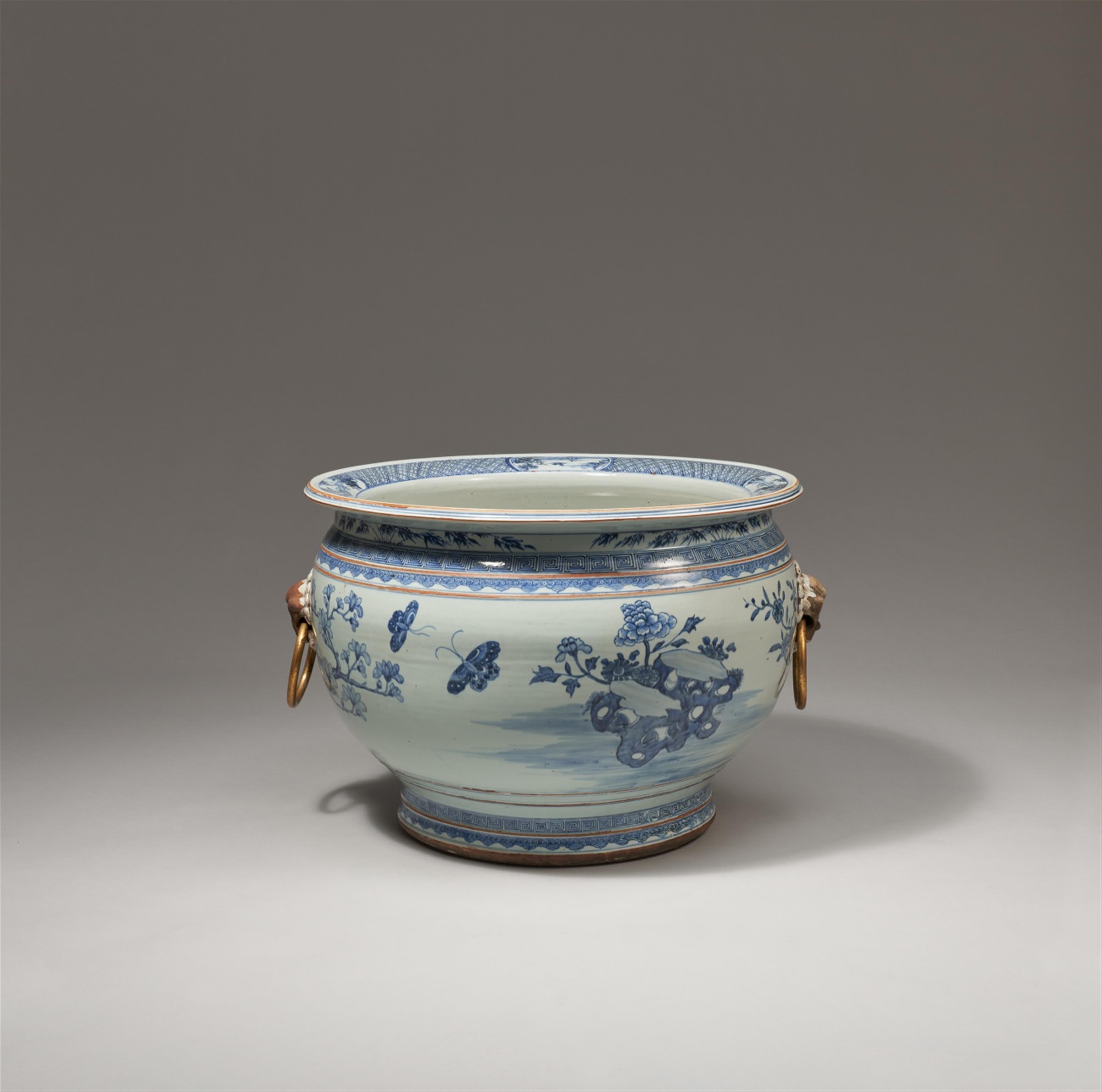 A large blue and white jardinière. Mid 18th century - image-3