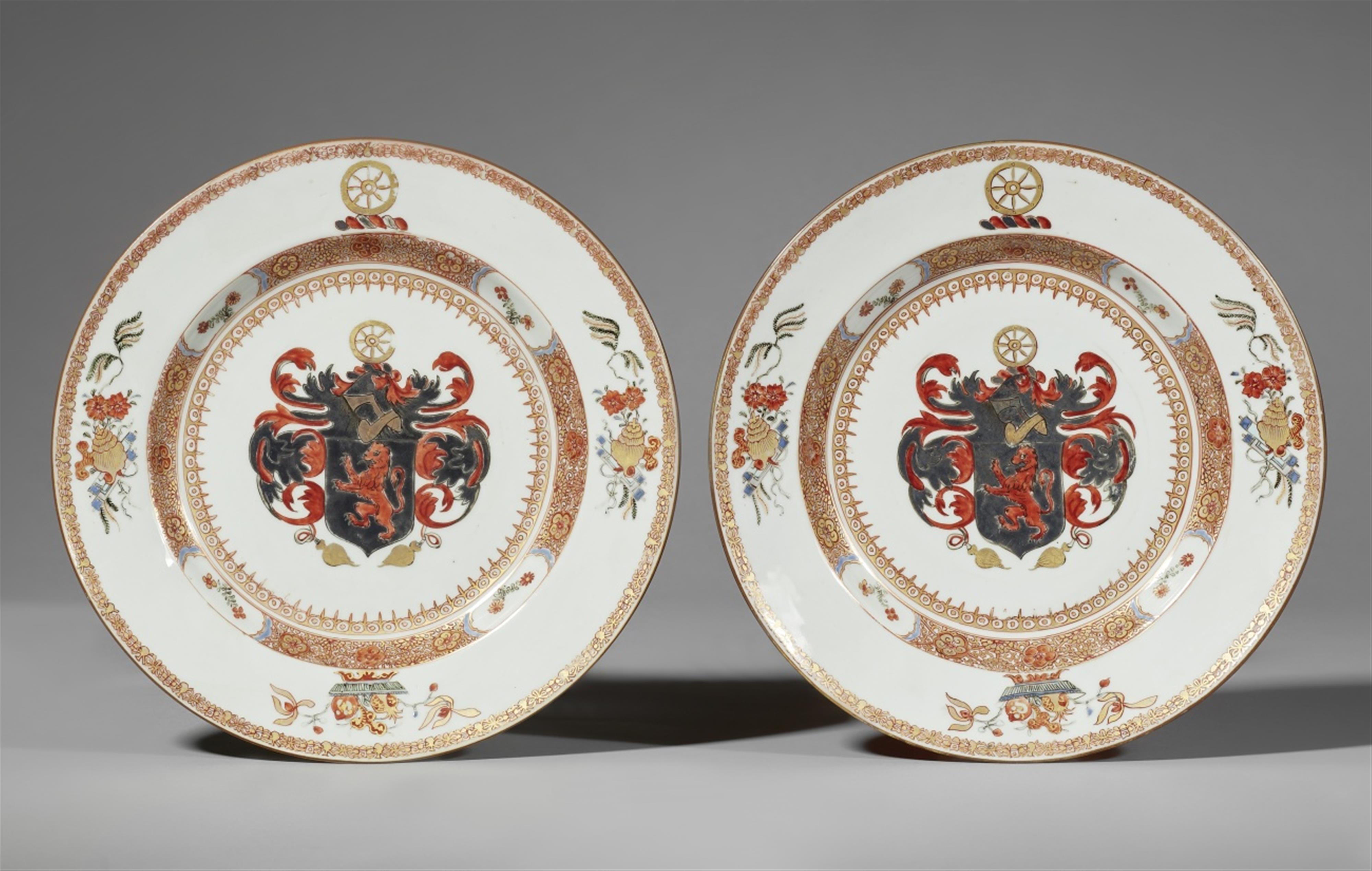 Two armorial plates. Around 1723 - image-1