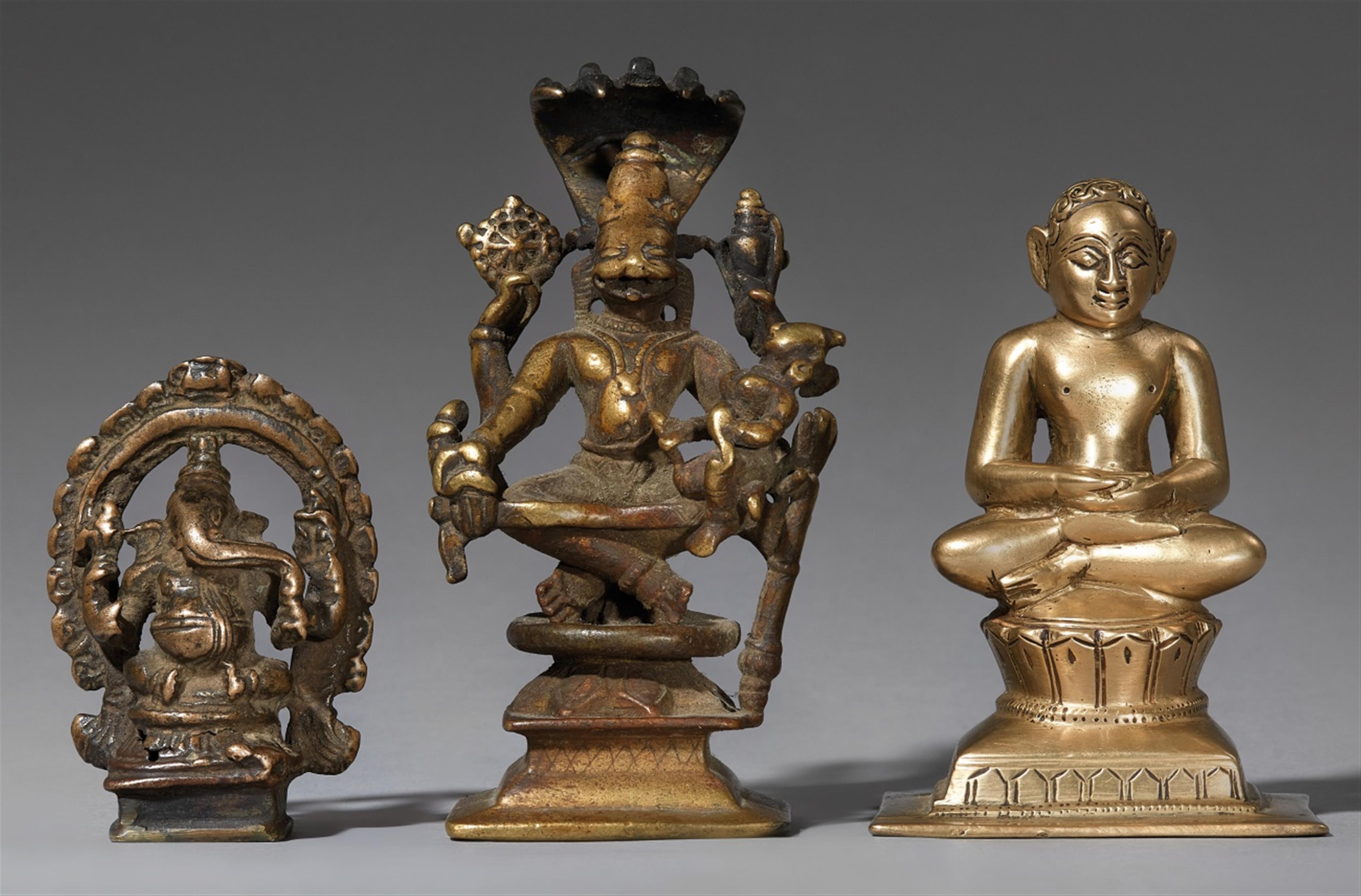 Drei kleine Figuren. Gelbguss. Zentral-Indien. 17./20. Jh. - image-1