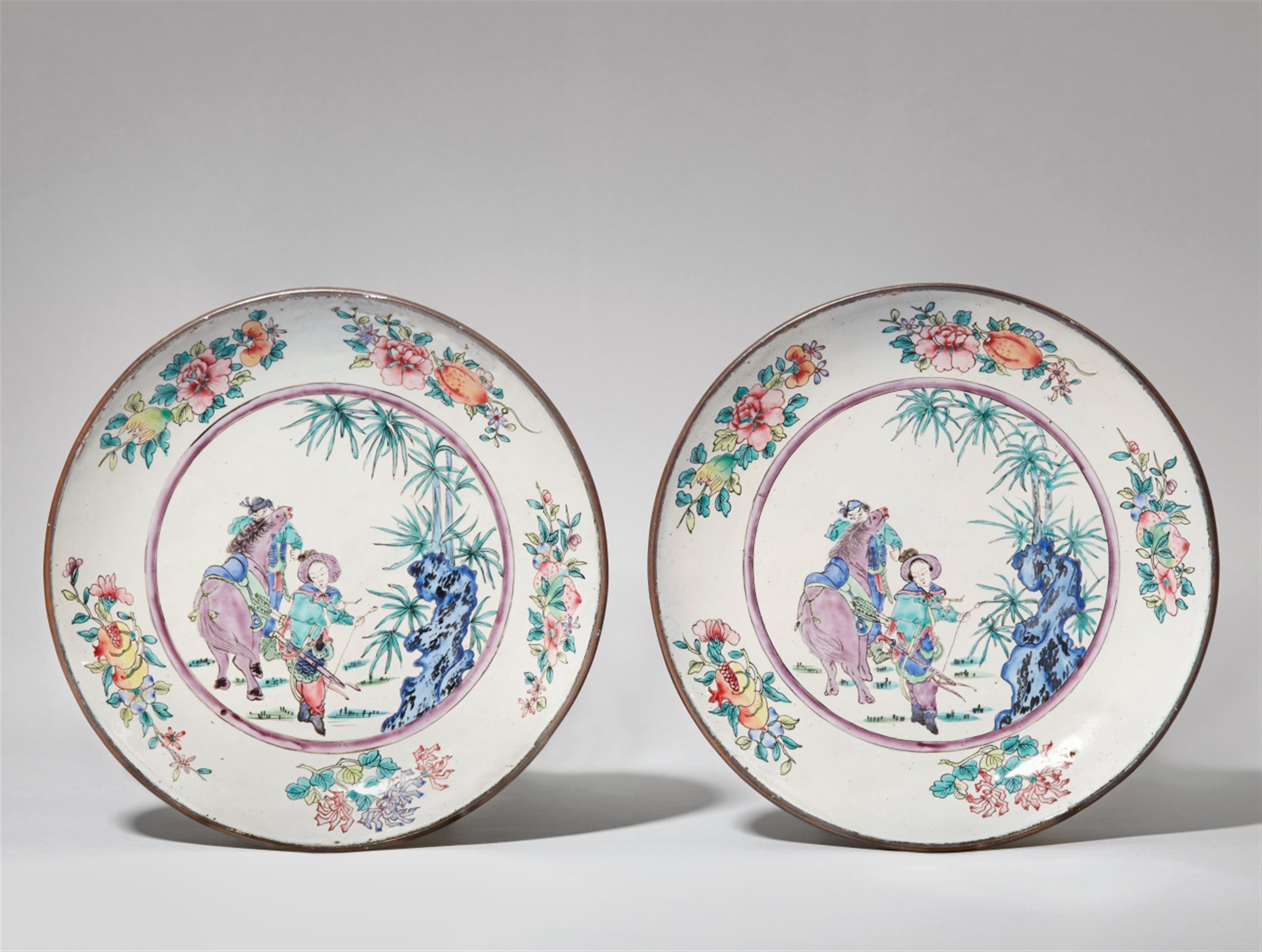 Two painted enamel dishes. Early 20th century - image-1