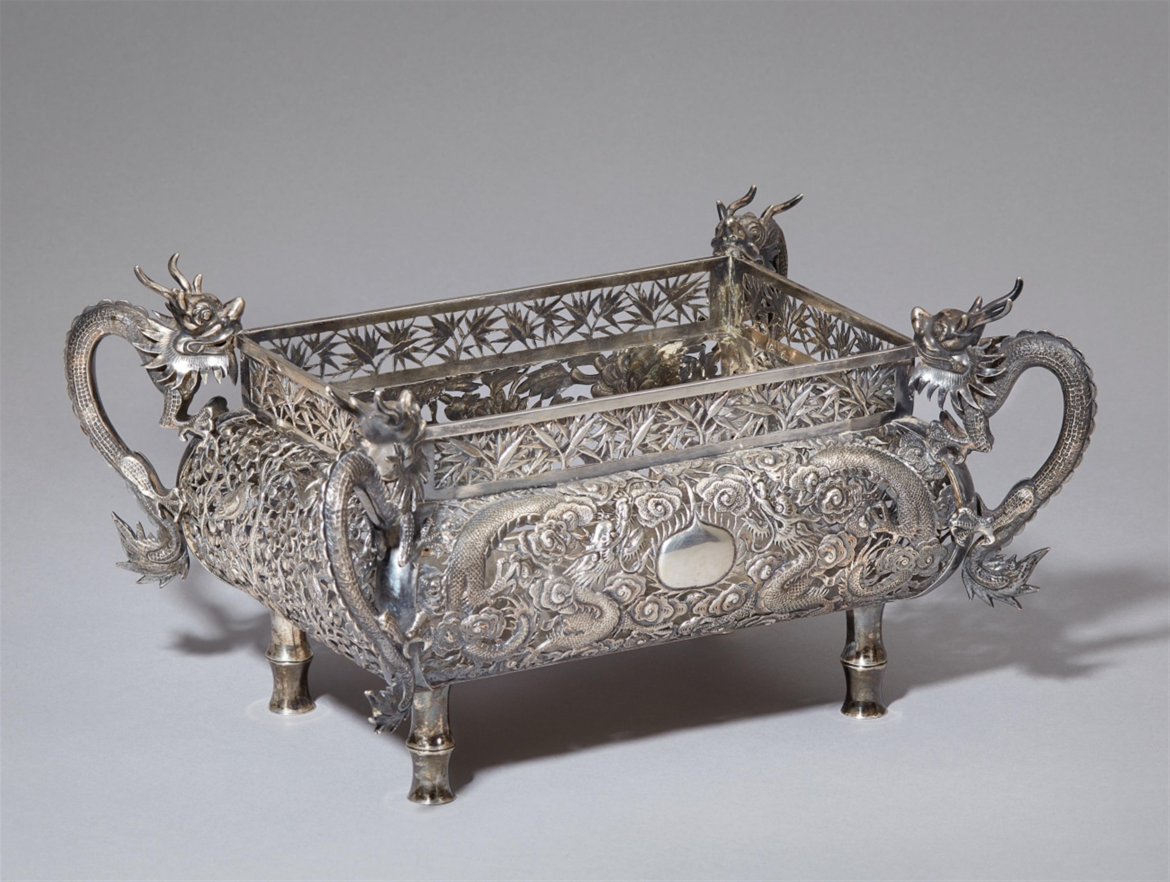 A silver jardinière. Late 19th century - image-1