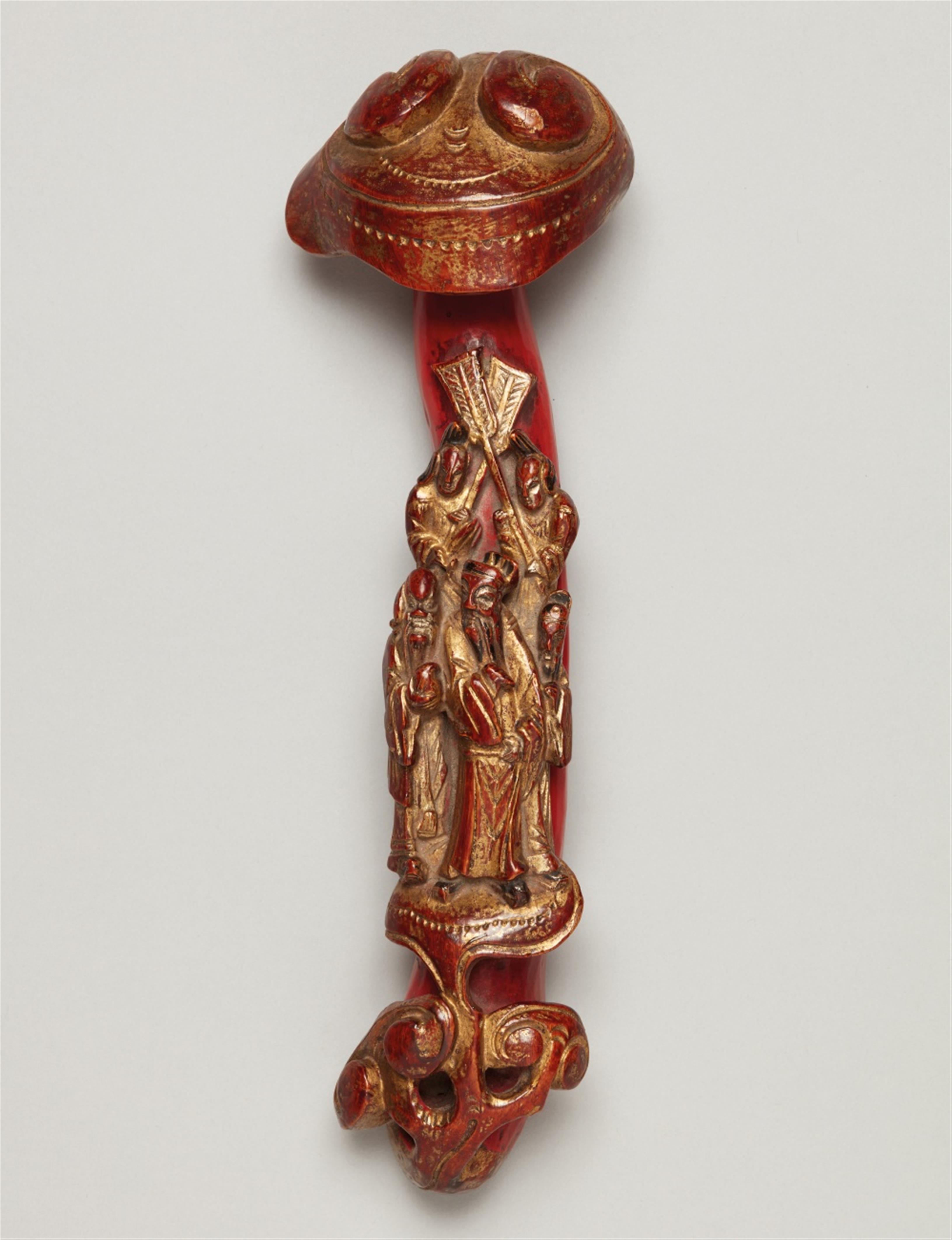 A red lacquered and partly gilded wood ruyi sceptre. 19th century - image-1