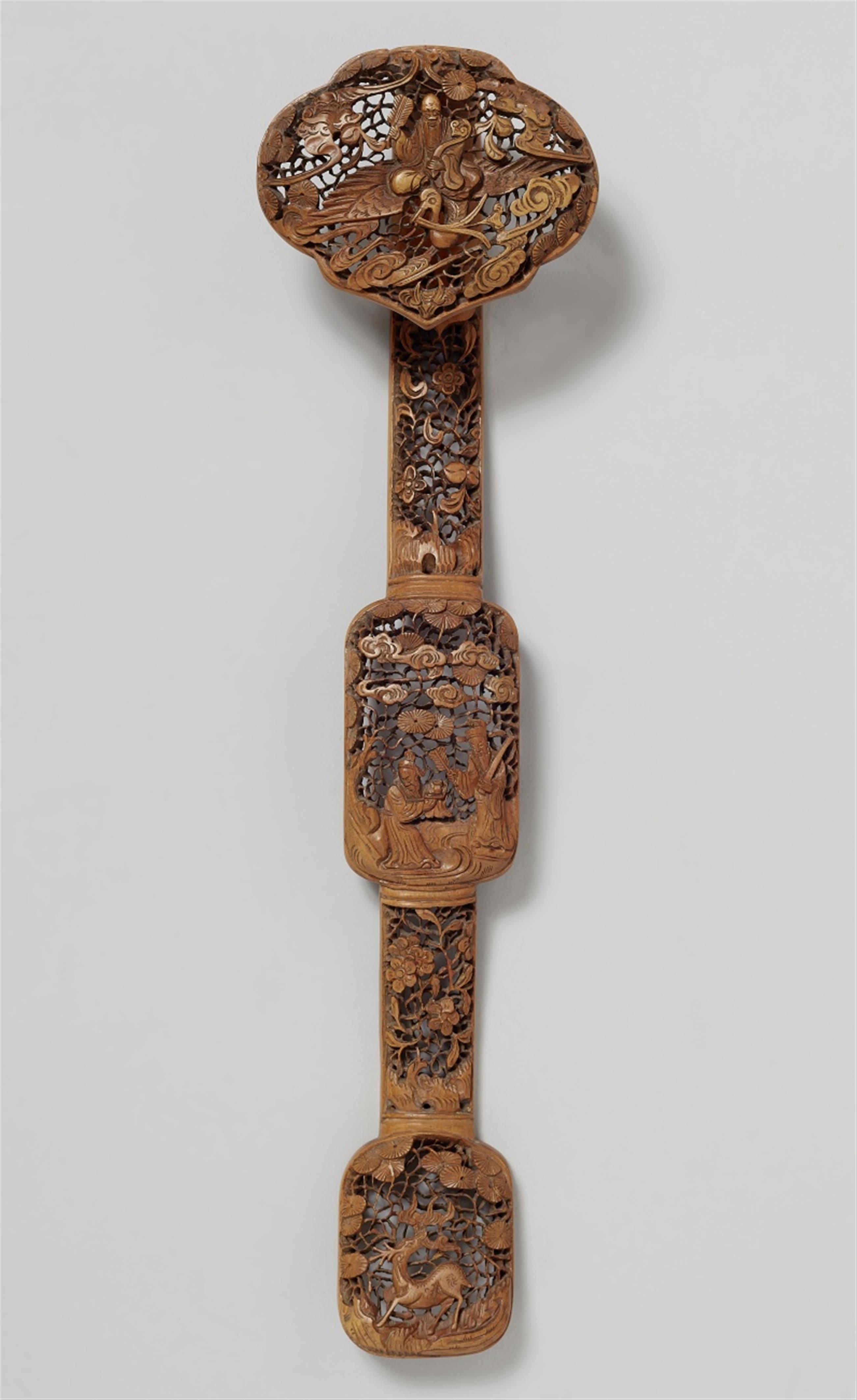 A wood ruyi- sceptre. 19th/early 20th century - image-1
