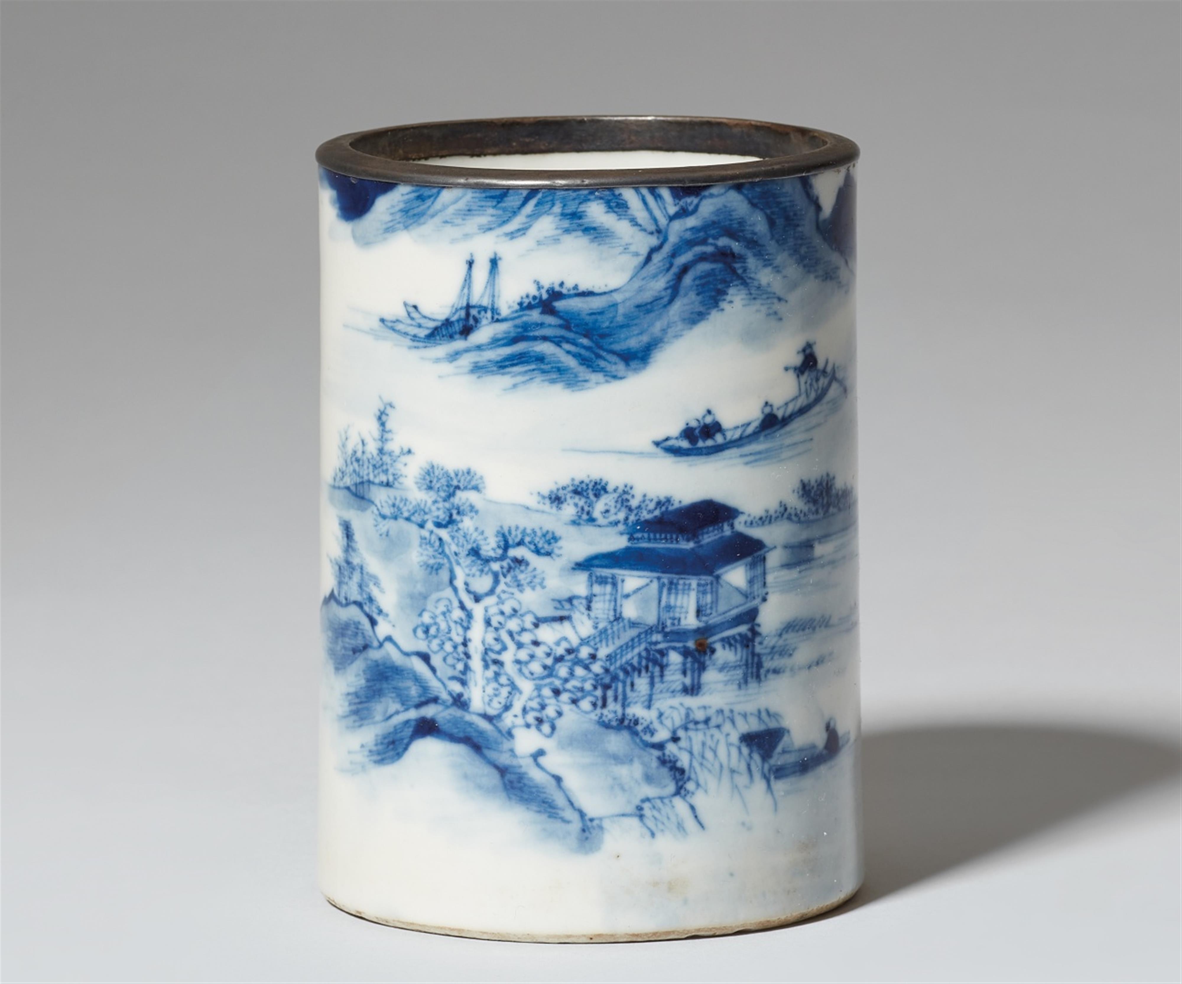 Bleu de Huê brush pot for the Vietnamese market. 19th century - image-1