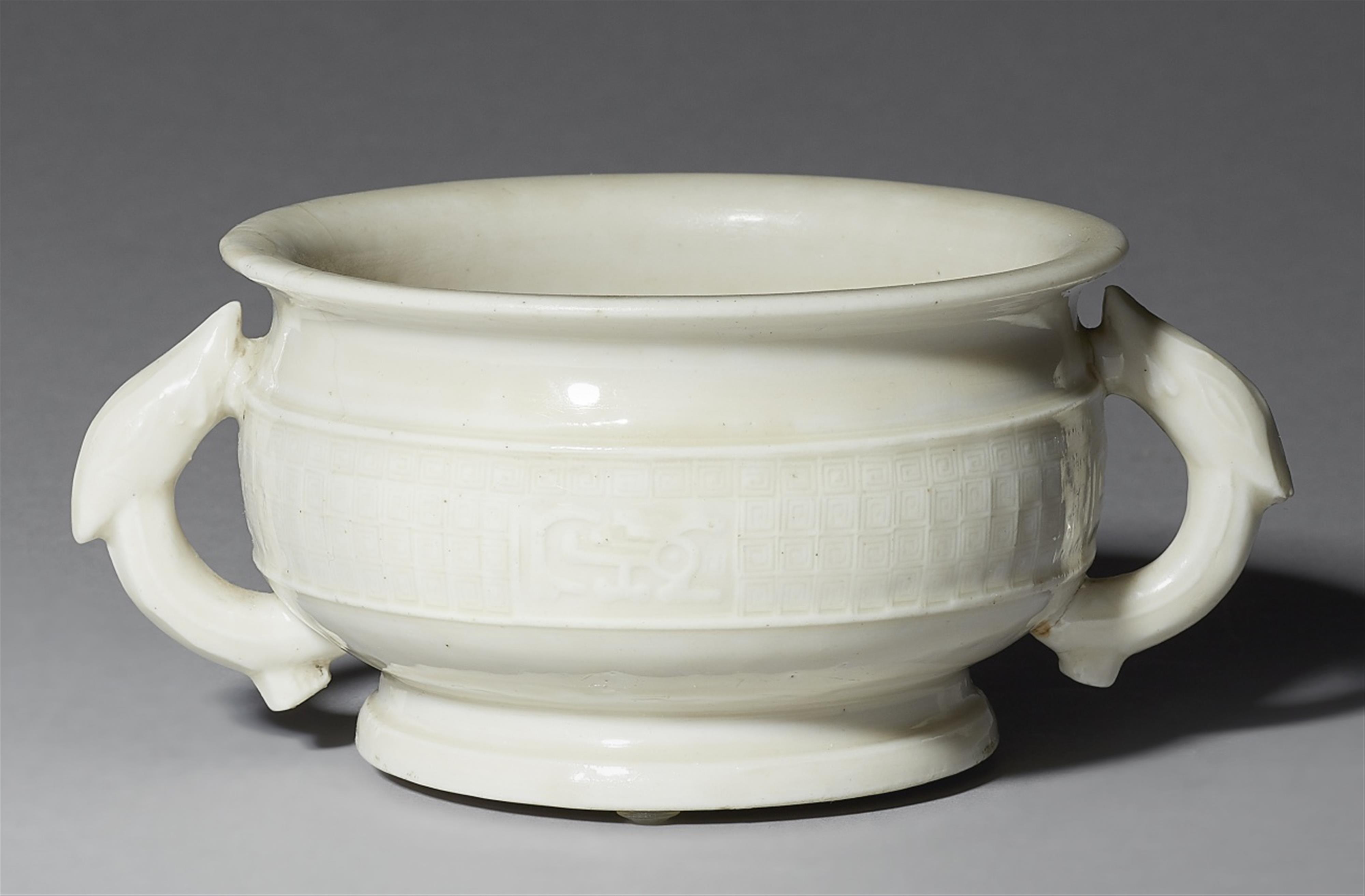 A blanc de Chine censer with stylised dragon handles. Dehua. 17th/18th century - image-1