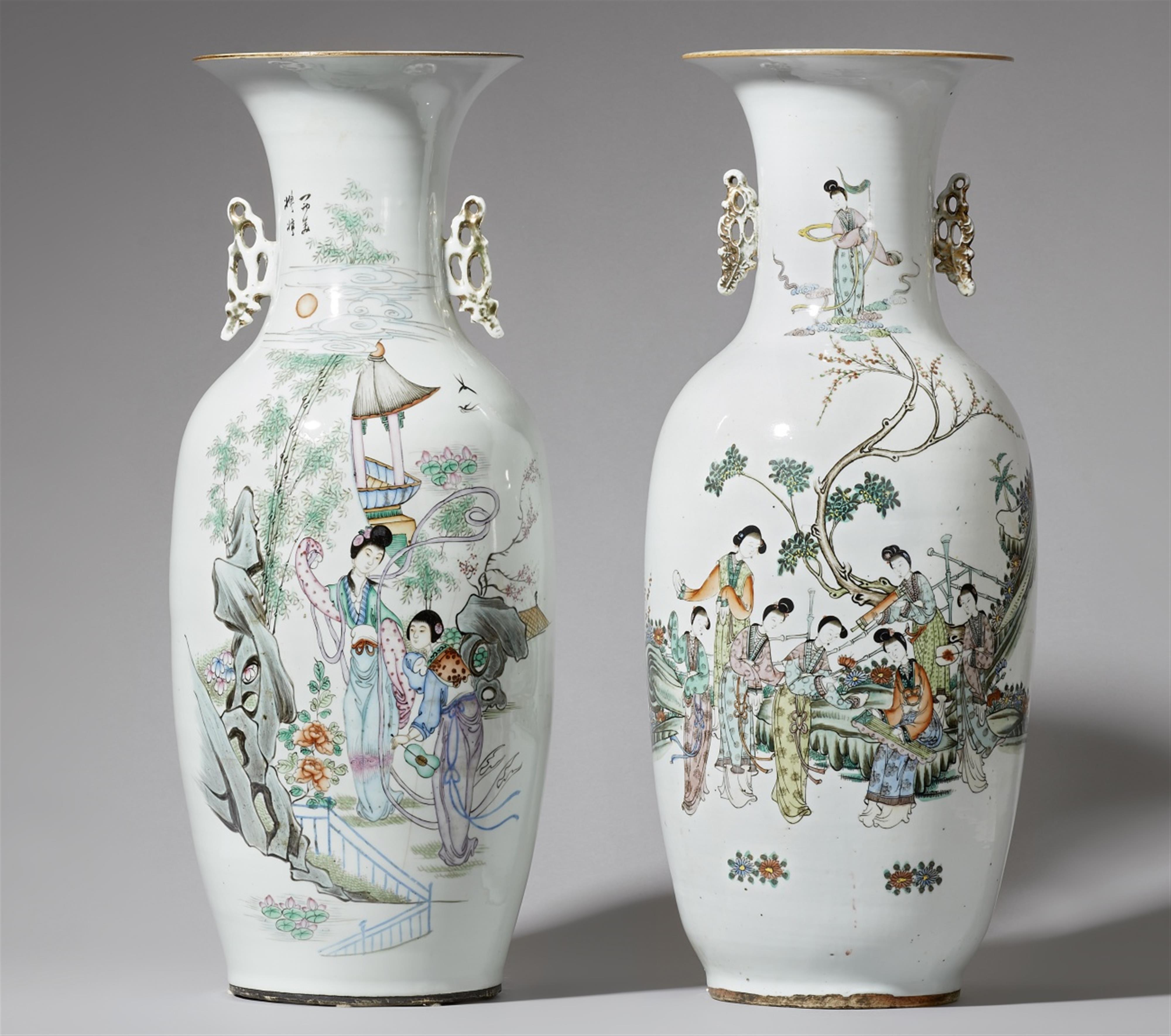 Two famille rose rouleau vases. 20th century - image-1