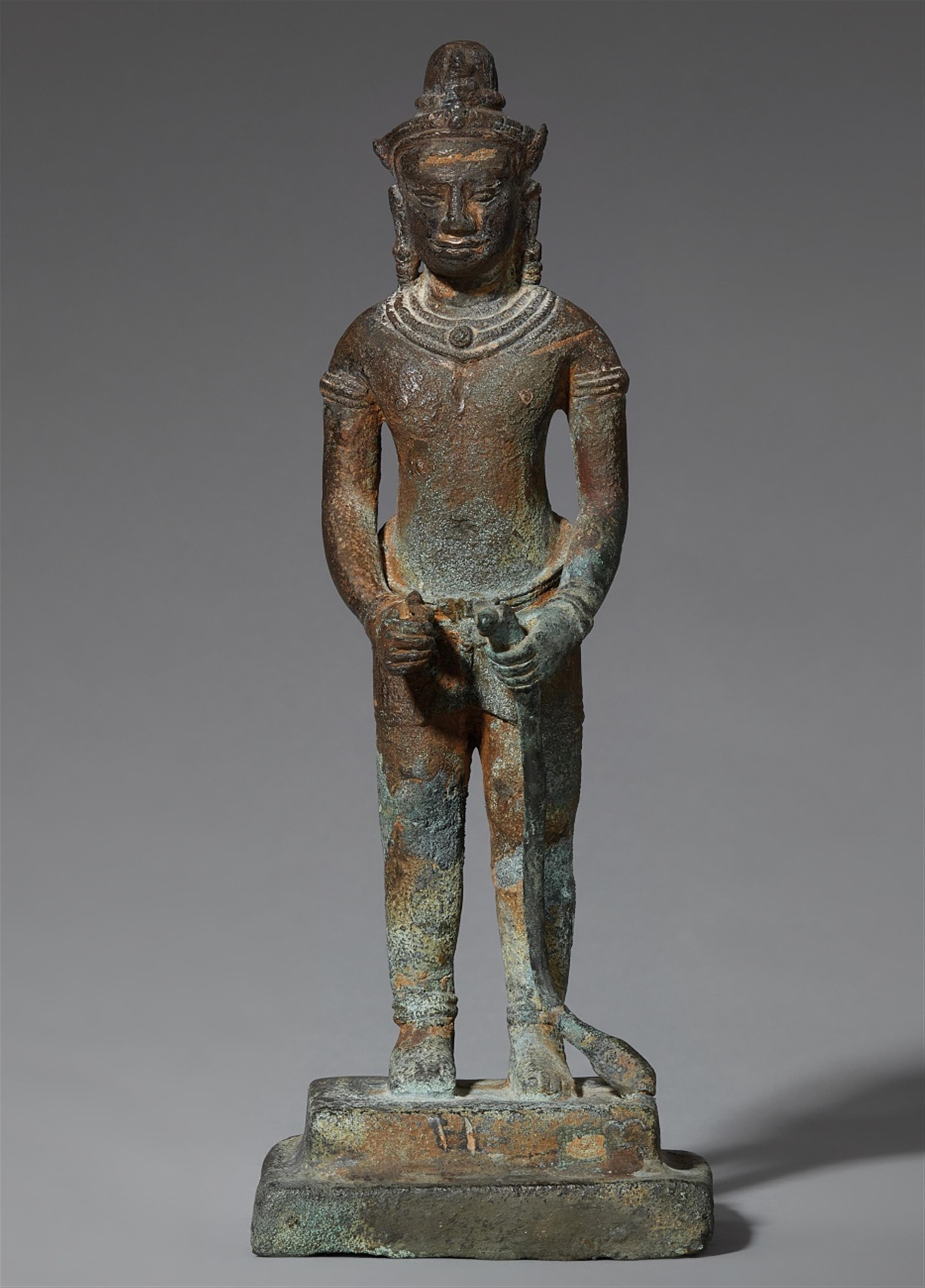 A Bayon bronze figure of Avalokiteshvara. Cambodia. Late 12th/early 13th century - image-1