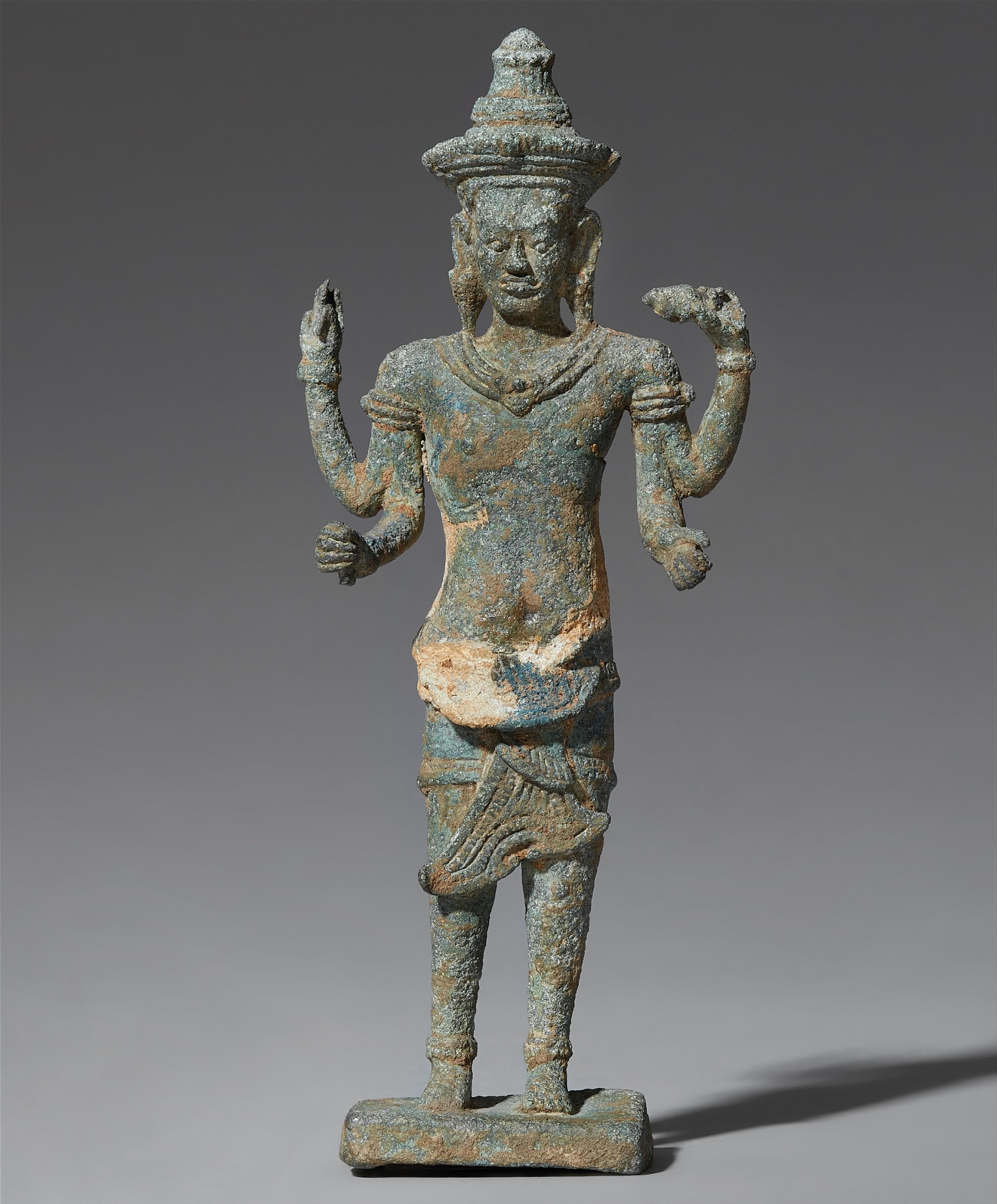 A Khmer bronze figure of Vishnu. Cambodia. Probably 12th/13th century - image-1