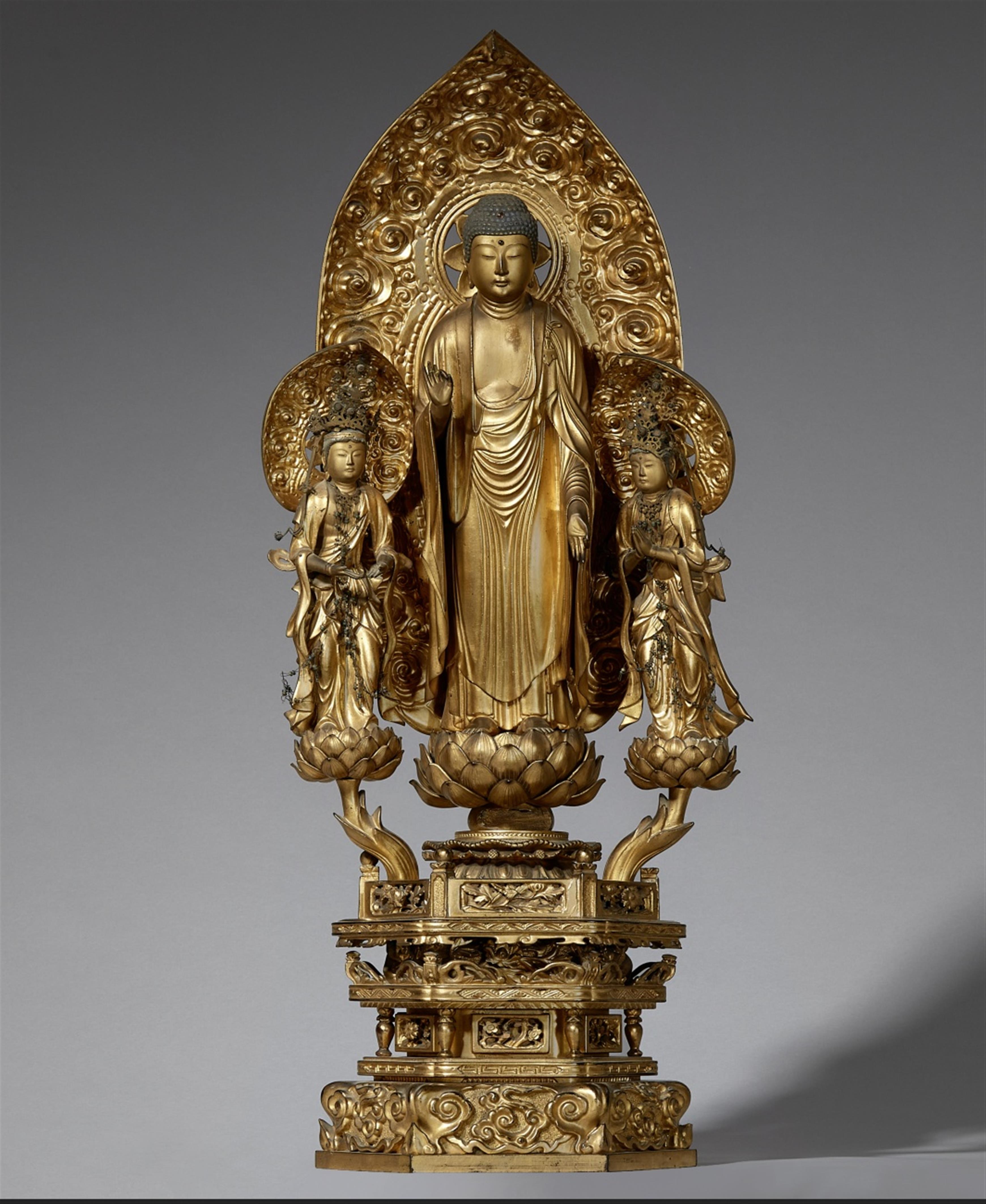 A lacquered  and gilded wood Amida Trias. 18th century - image-1