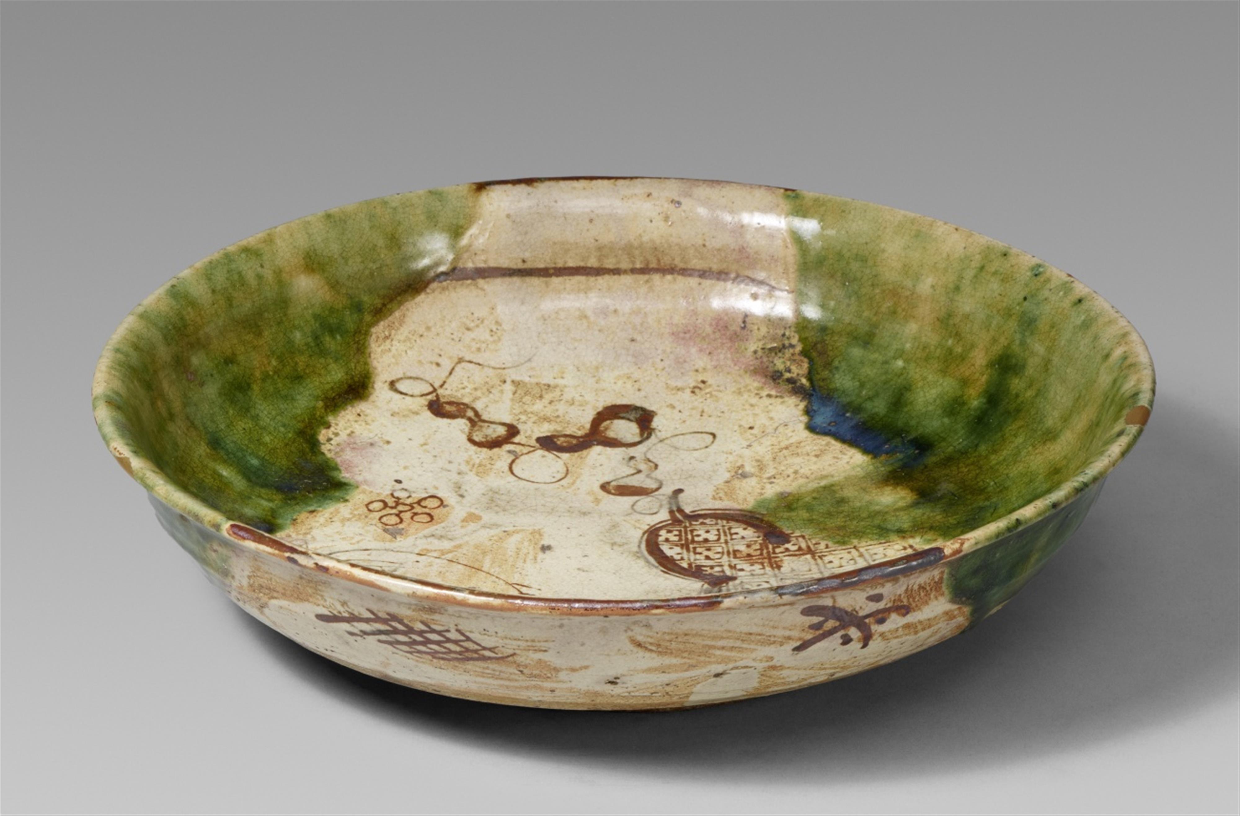 An Oribe platter. Mino province. Mid-Edo period - image-1