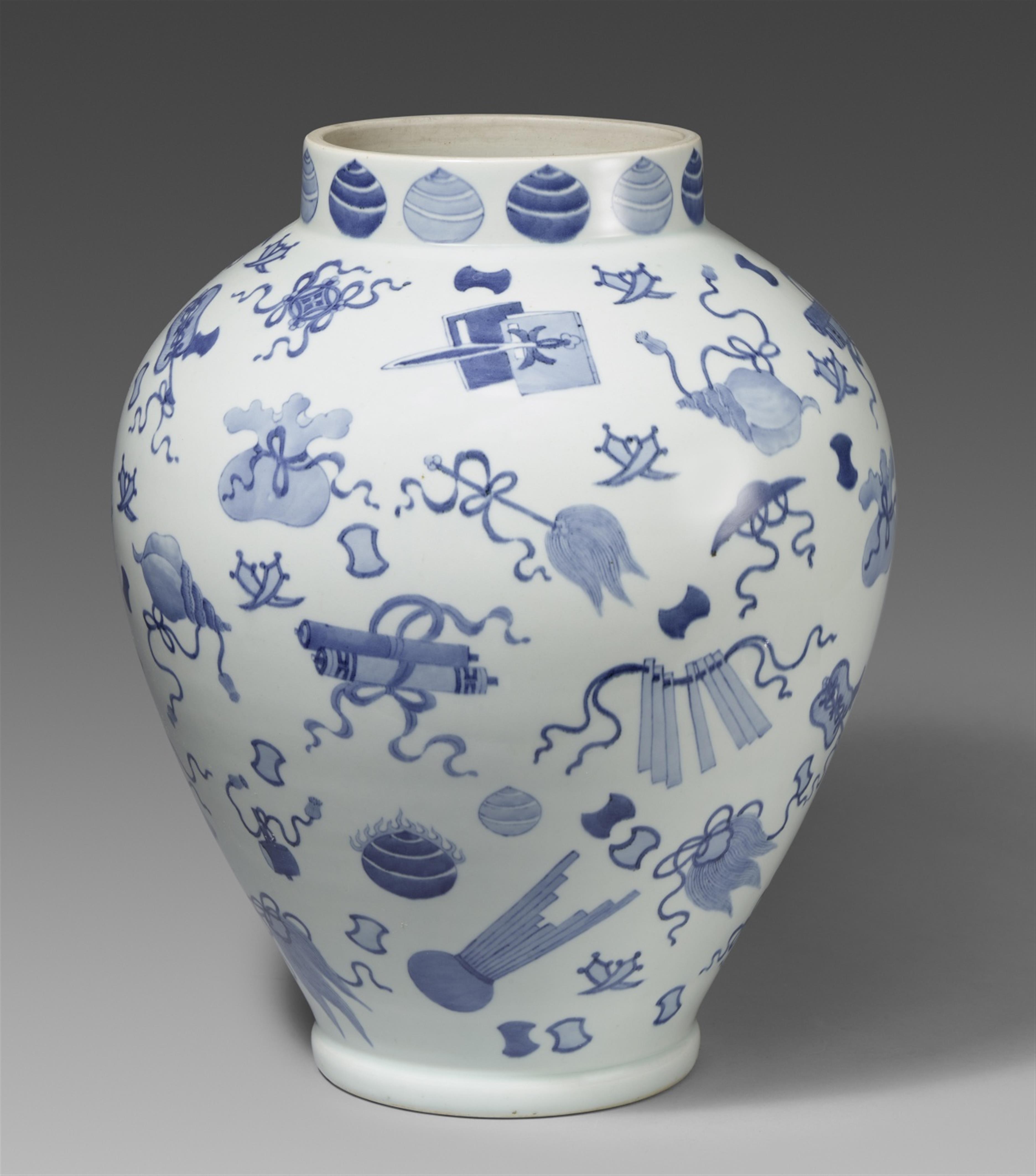 A large baluster-shaped Nabeshima pot. Arita. 19th century - image-1