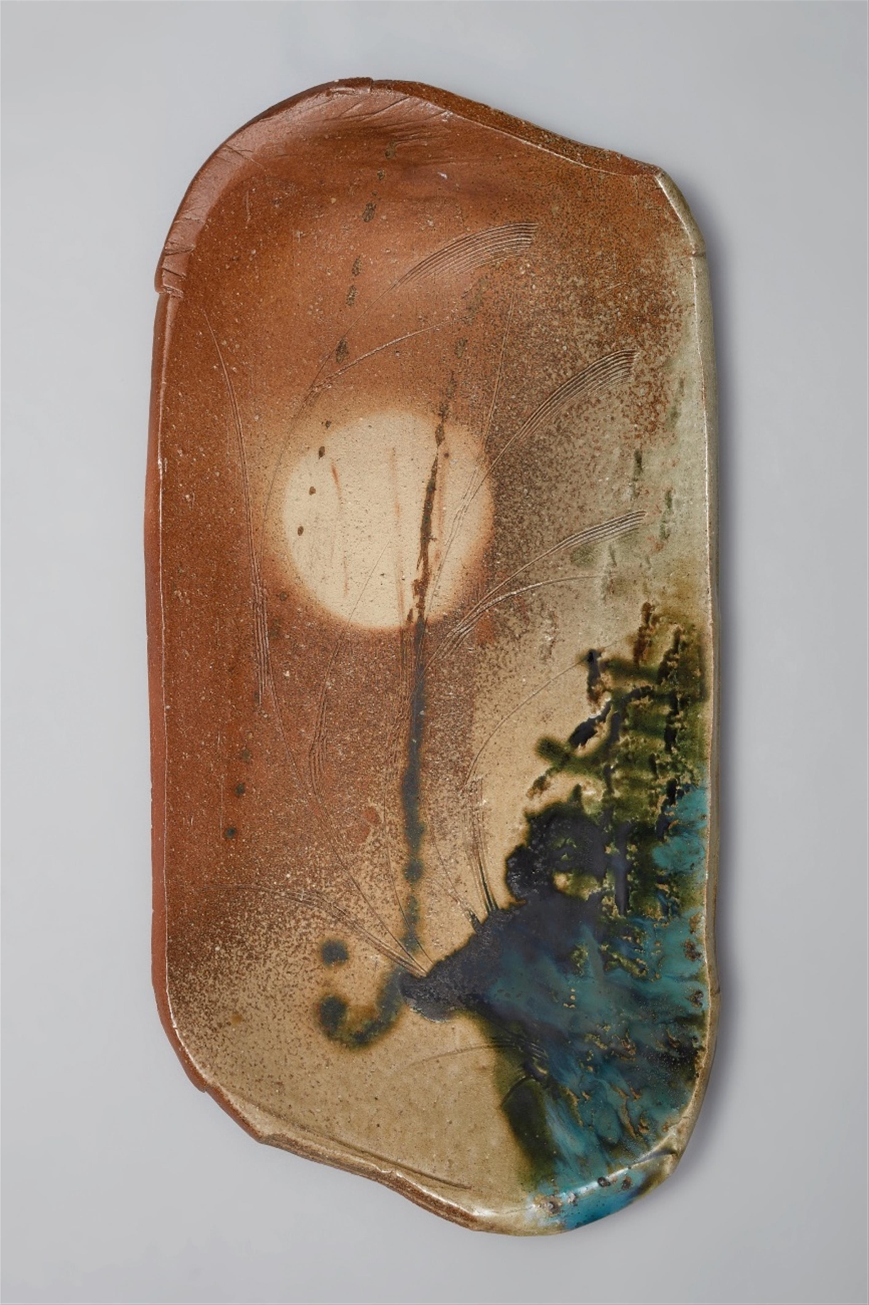 A very large Shigaraki plate. 20th century - image-1