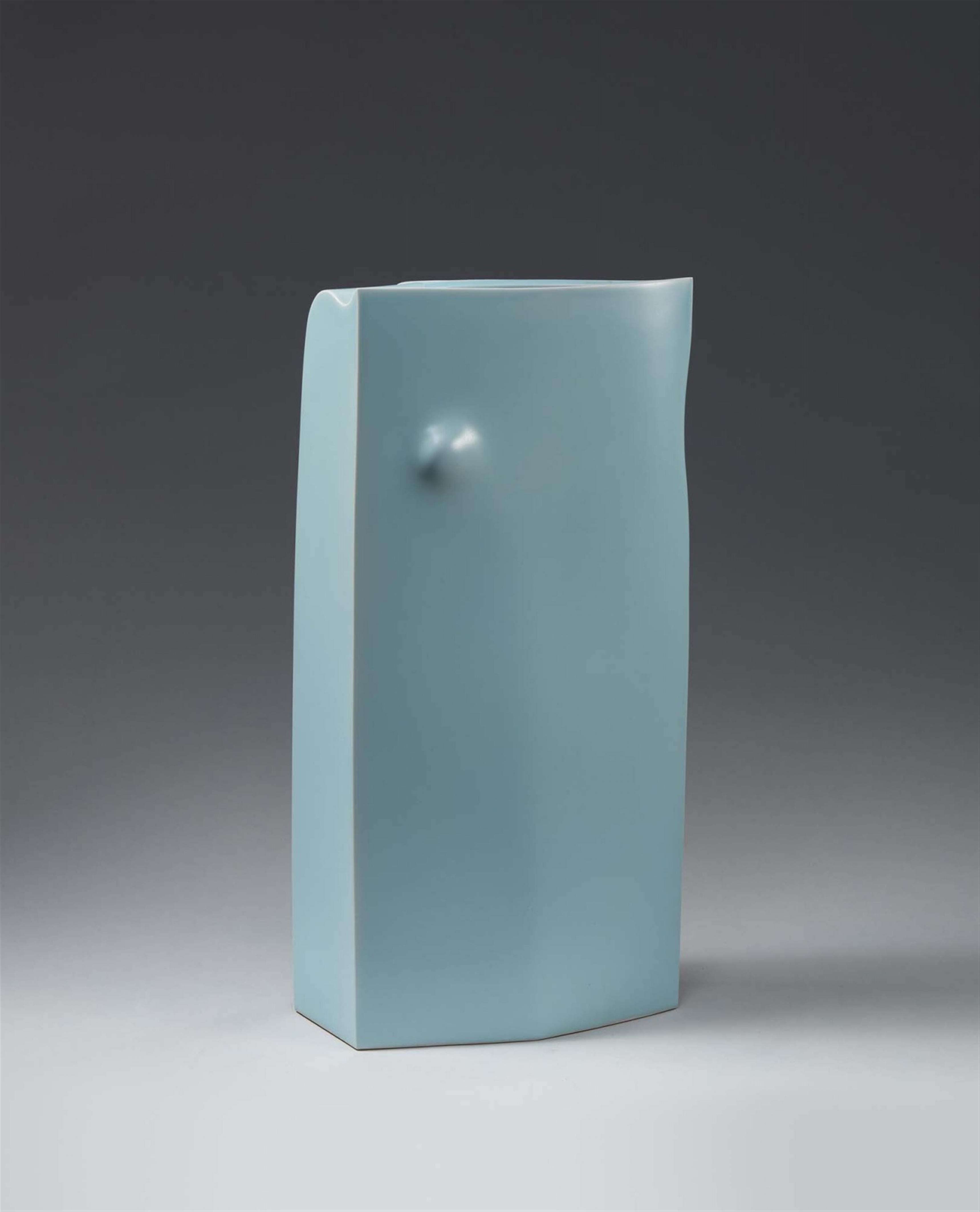 A very large vase, by Kita Hiroyuki (born 1944). Late 20th century - image-2