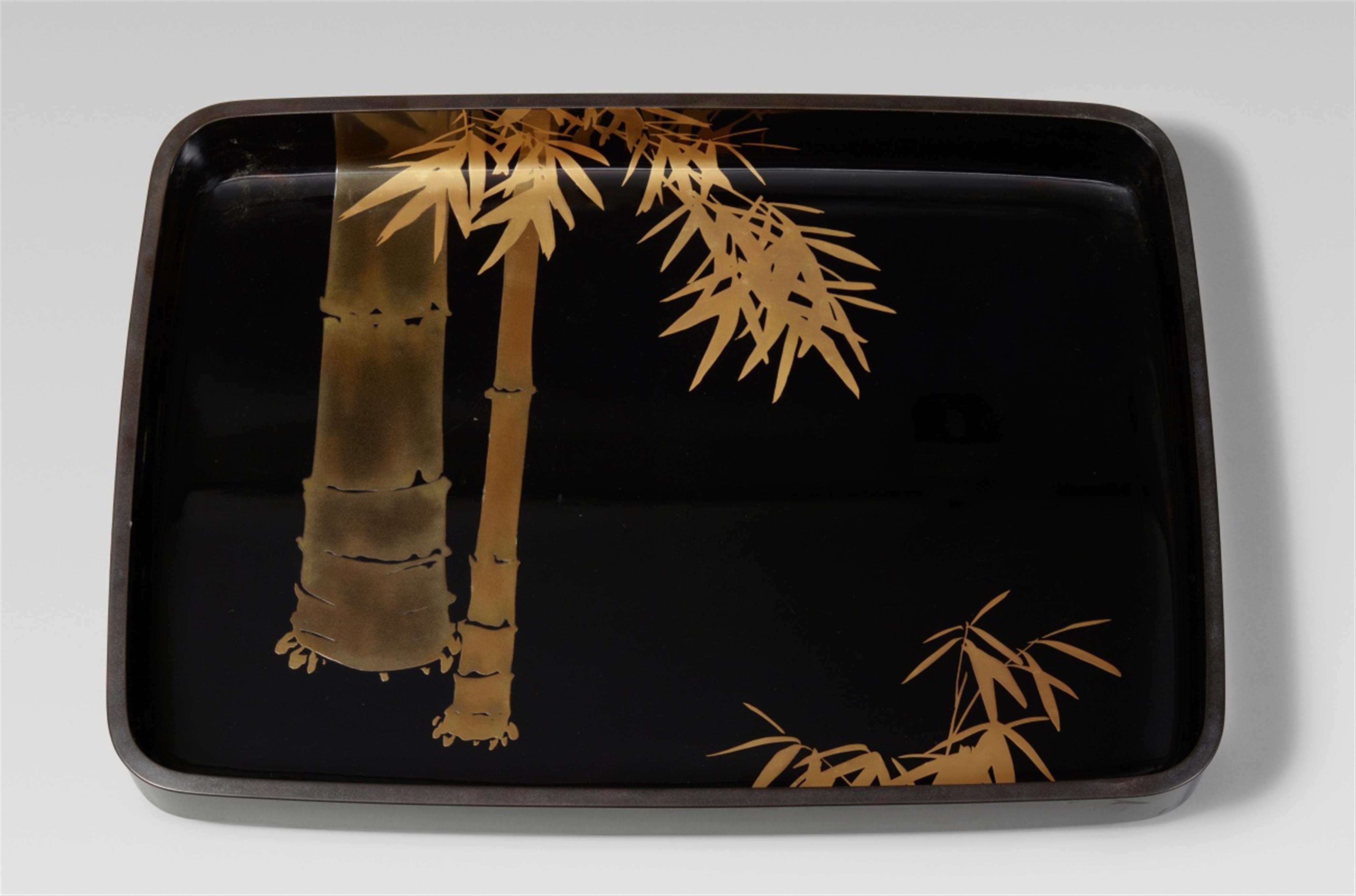 A black lacquer Heiandô tray (hirobuta). Kyoto. 20th century - image-1