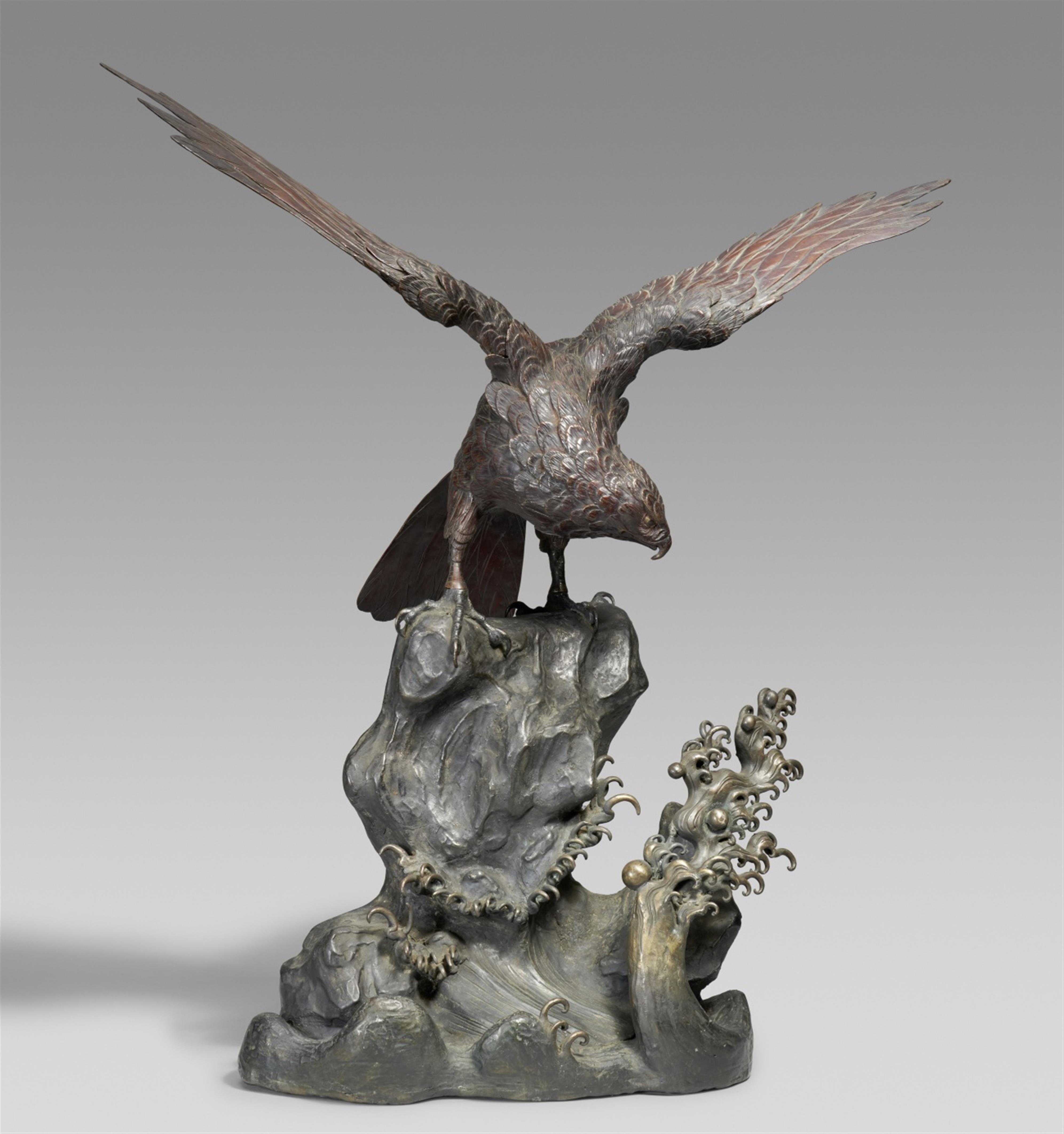 A large bronze okimono of a sea eagle. Late 19th century - image-1