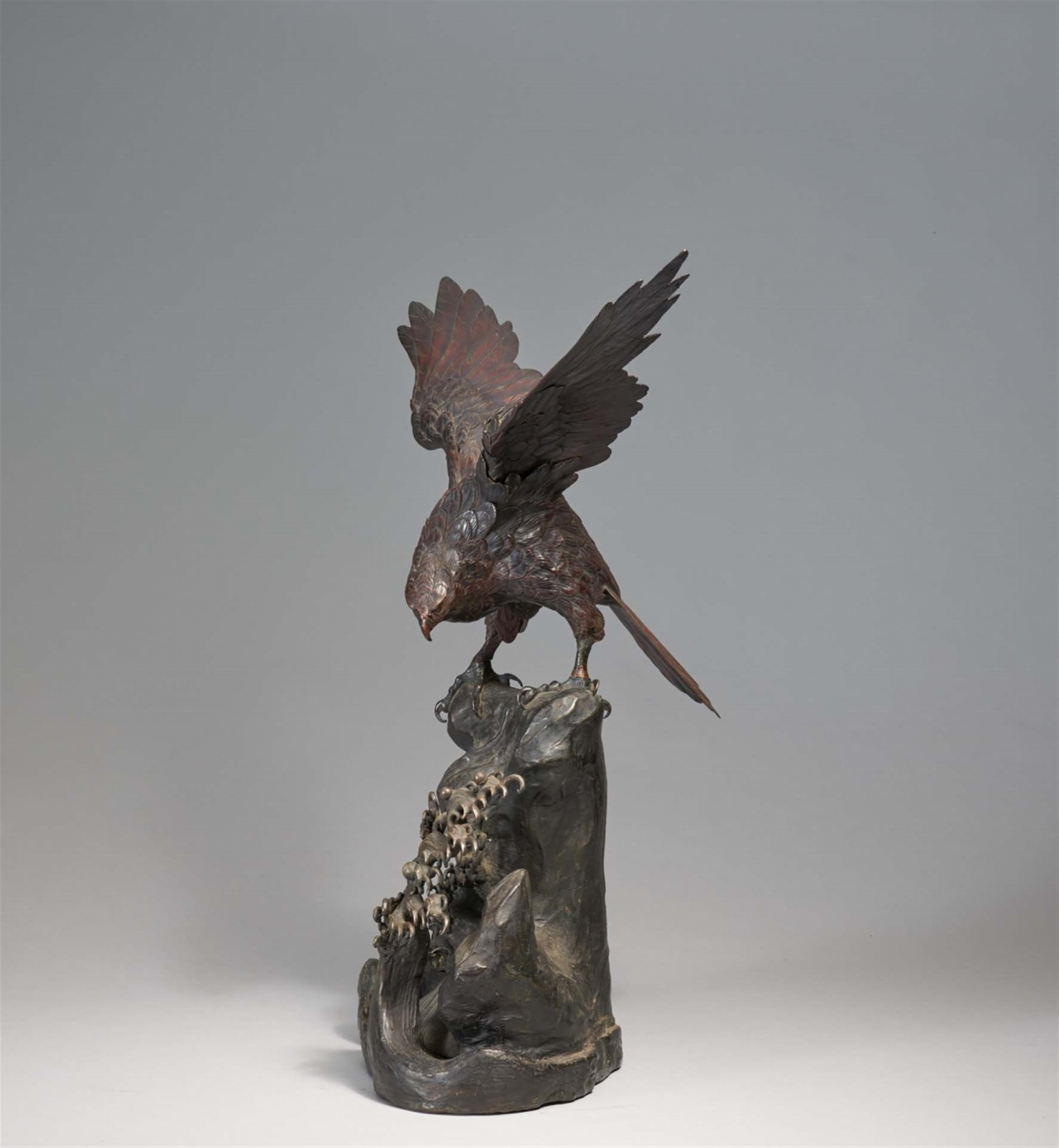 A large bronze okimono of a sea eagle. Late 19th century - image-2