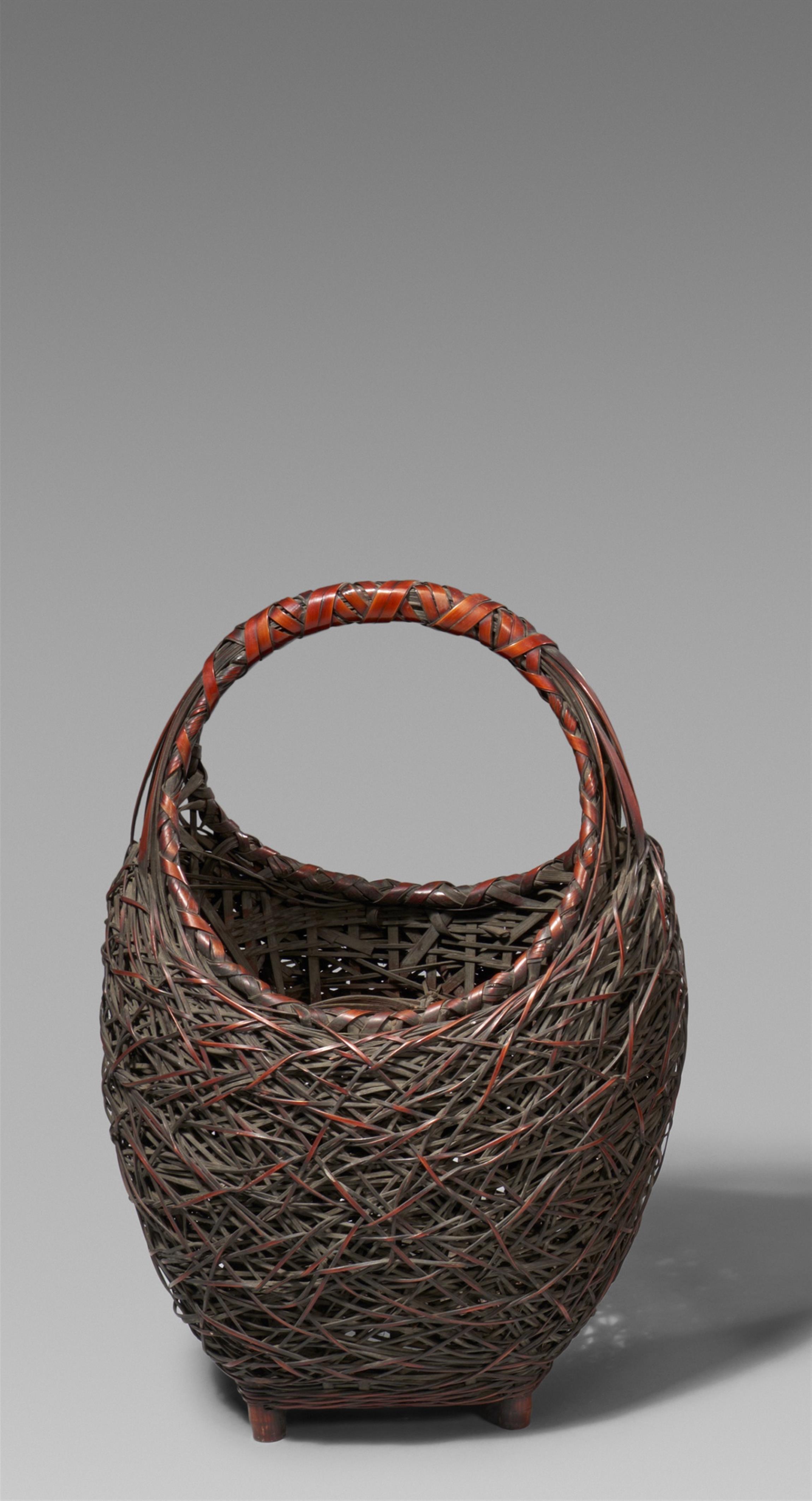 A bamboo ikebana basket. 20th century - image-1