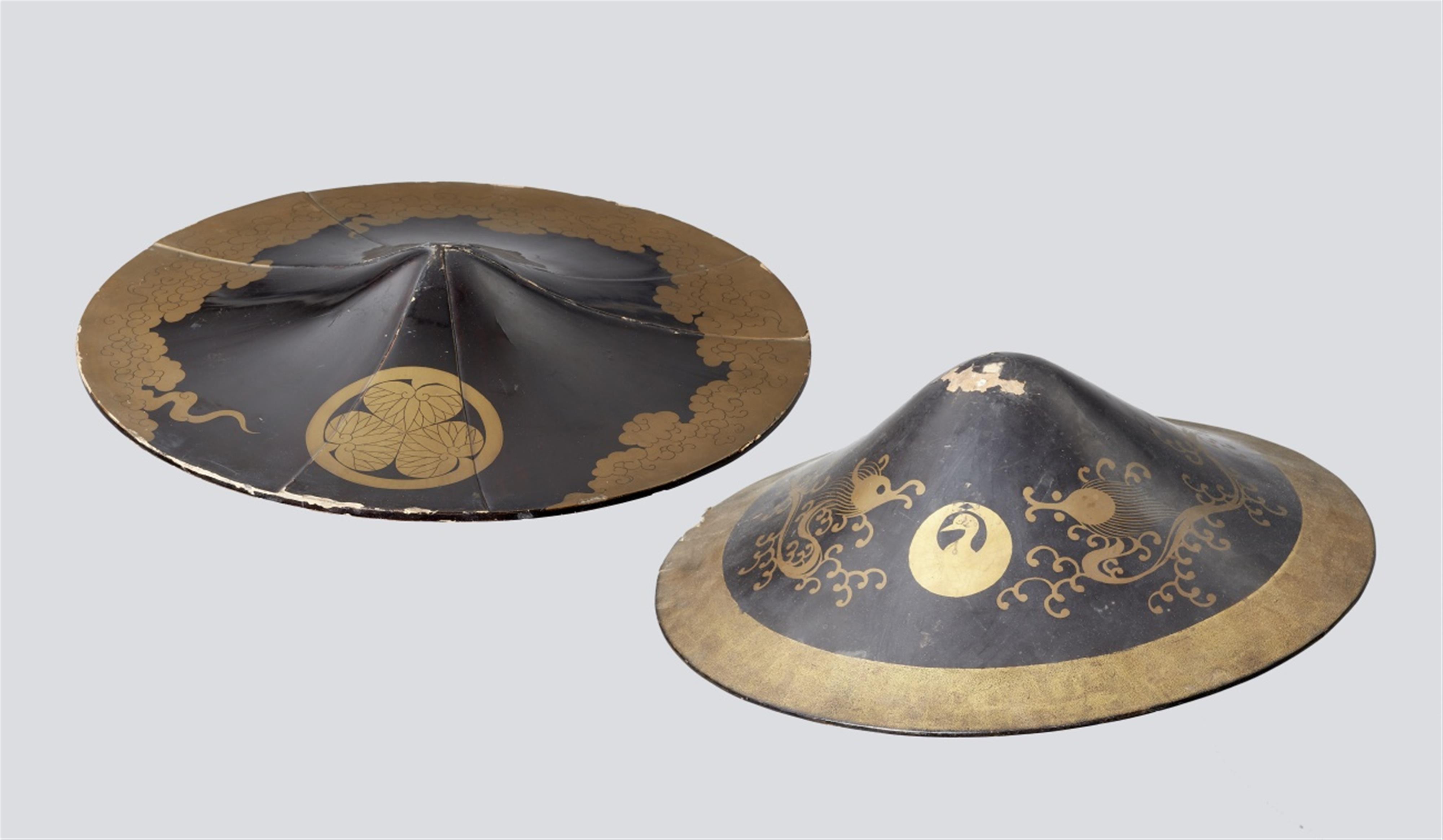 Two lacquered jingasa. Second half 19th century - image-1