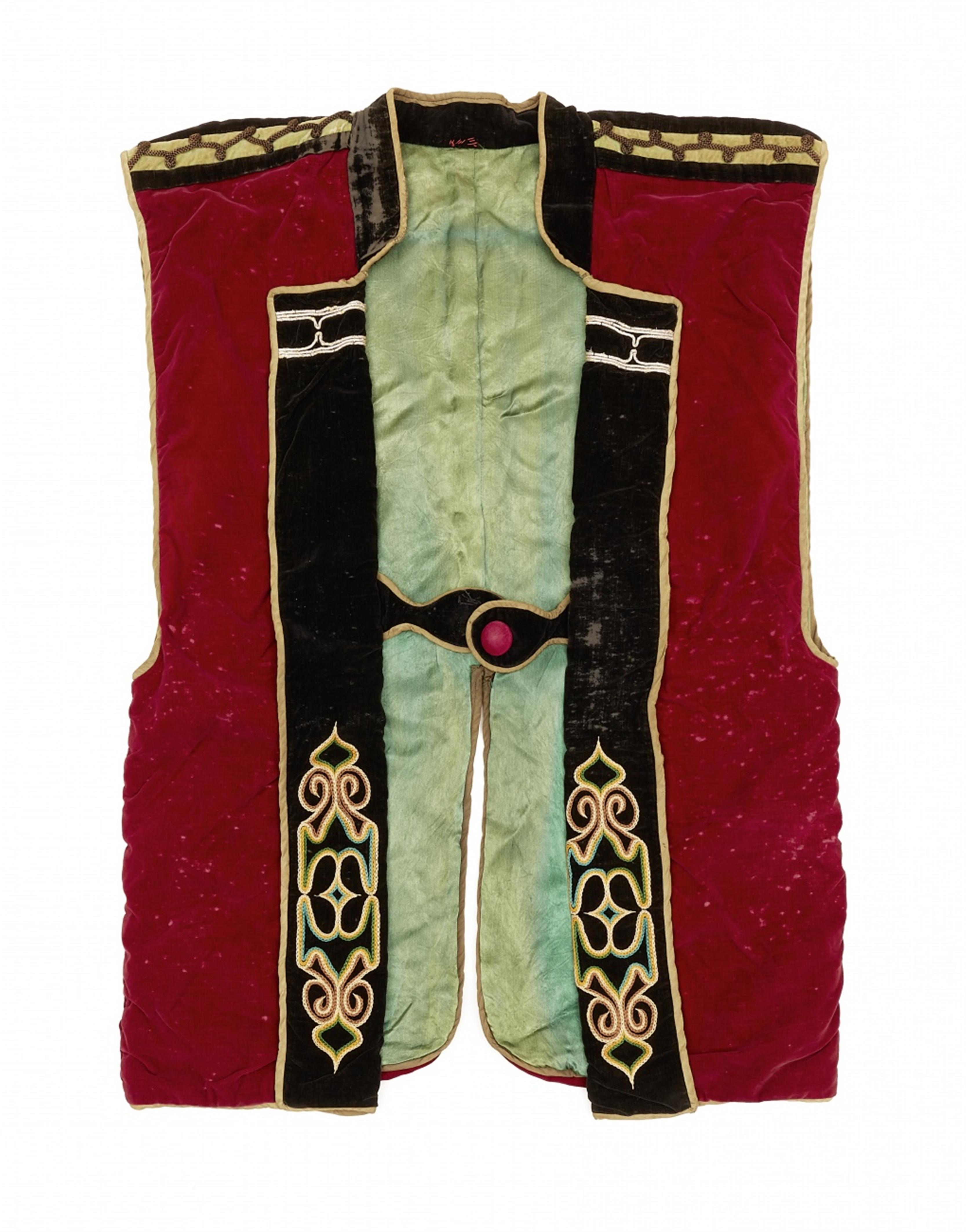 An Ainu dark red and black jinbaori. Hokkaido. Late 19th century - image-1