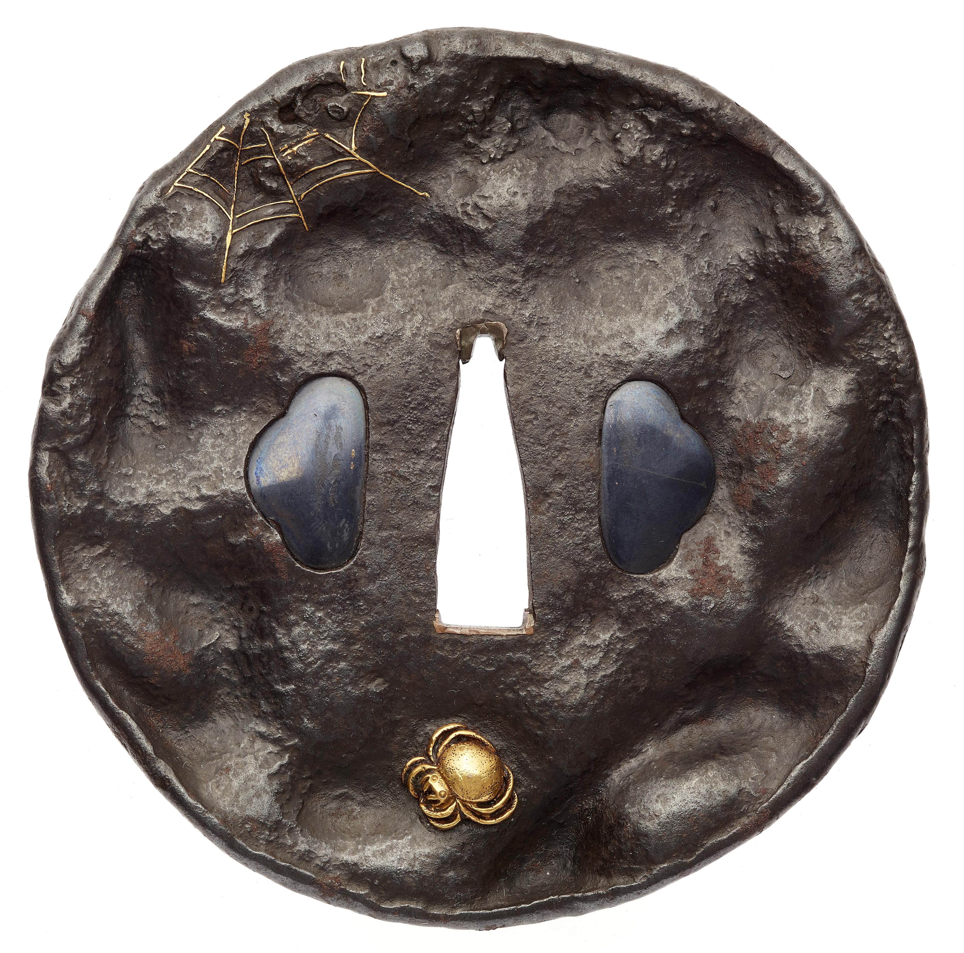 A large Aizu Shôami iron tsuba. 18th century - image-2