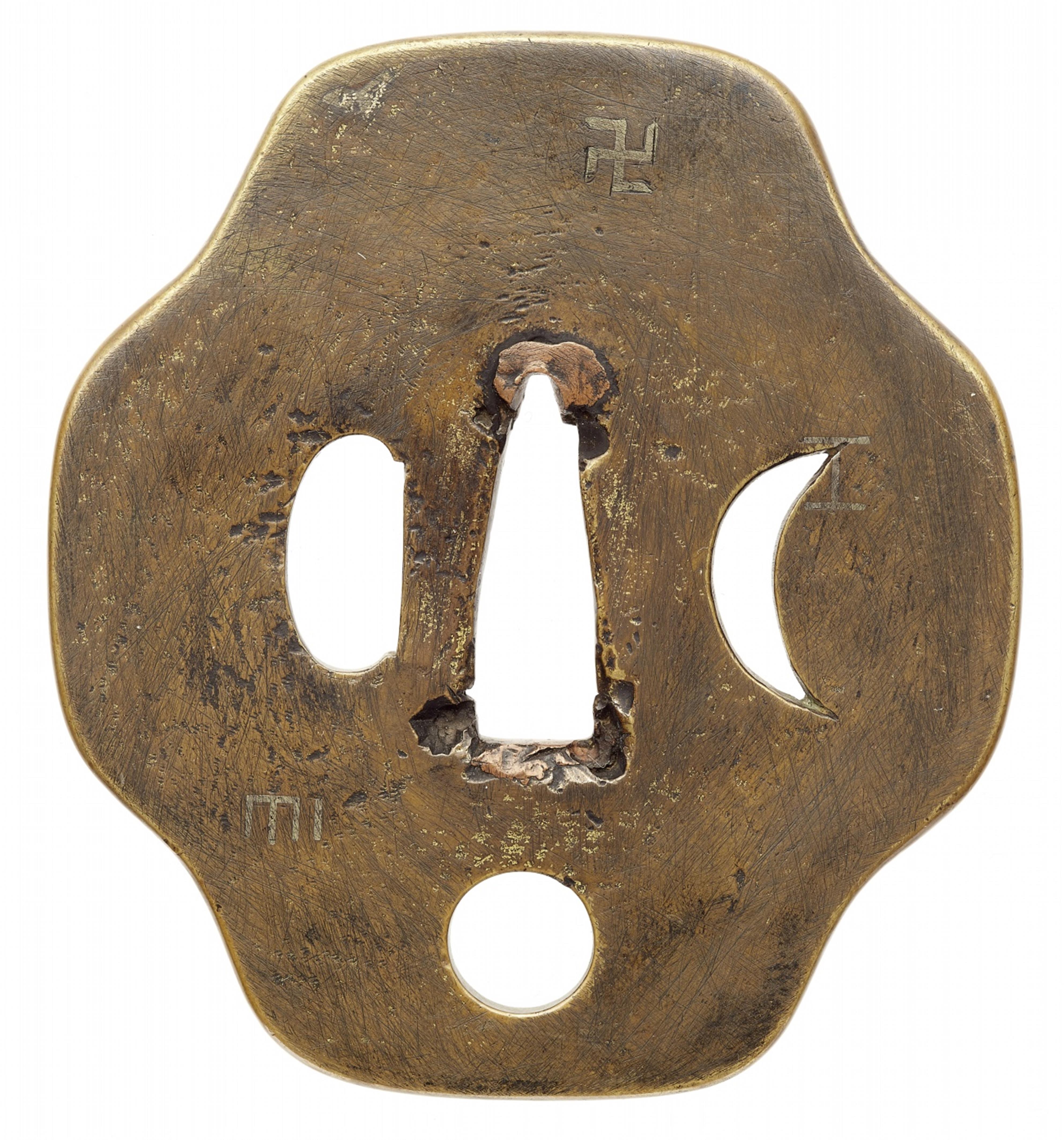 A Umetada shinchû tsuba. 18th century - image-1