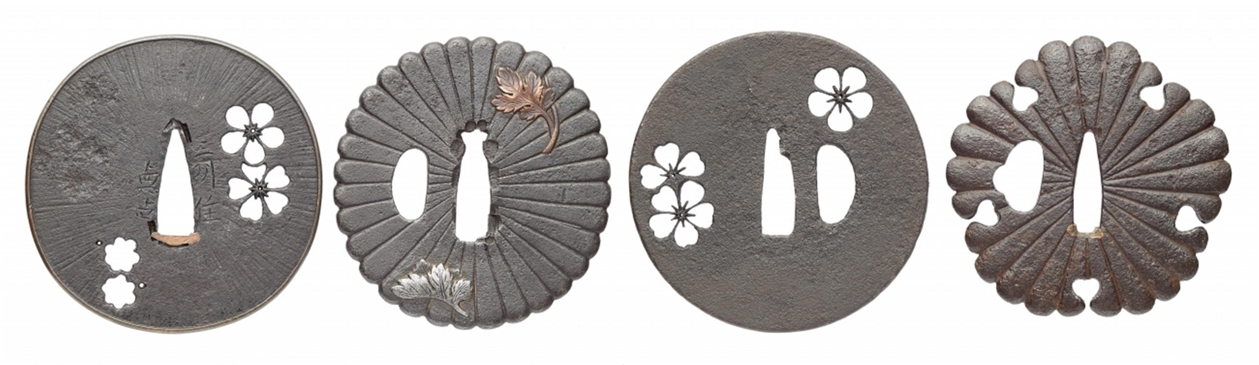 Vier tsuba. Eisen. Edo-Zeit - image-1