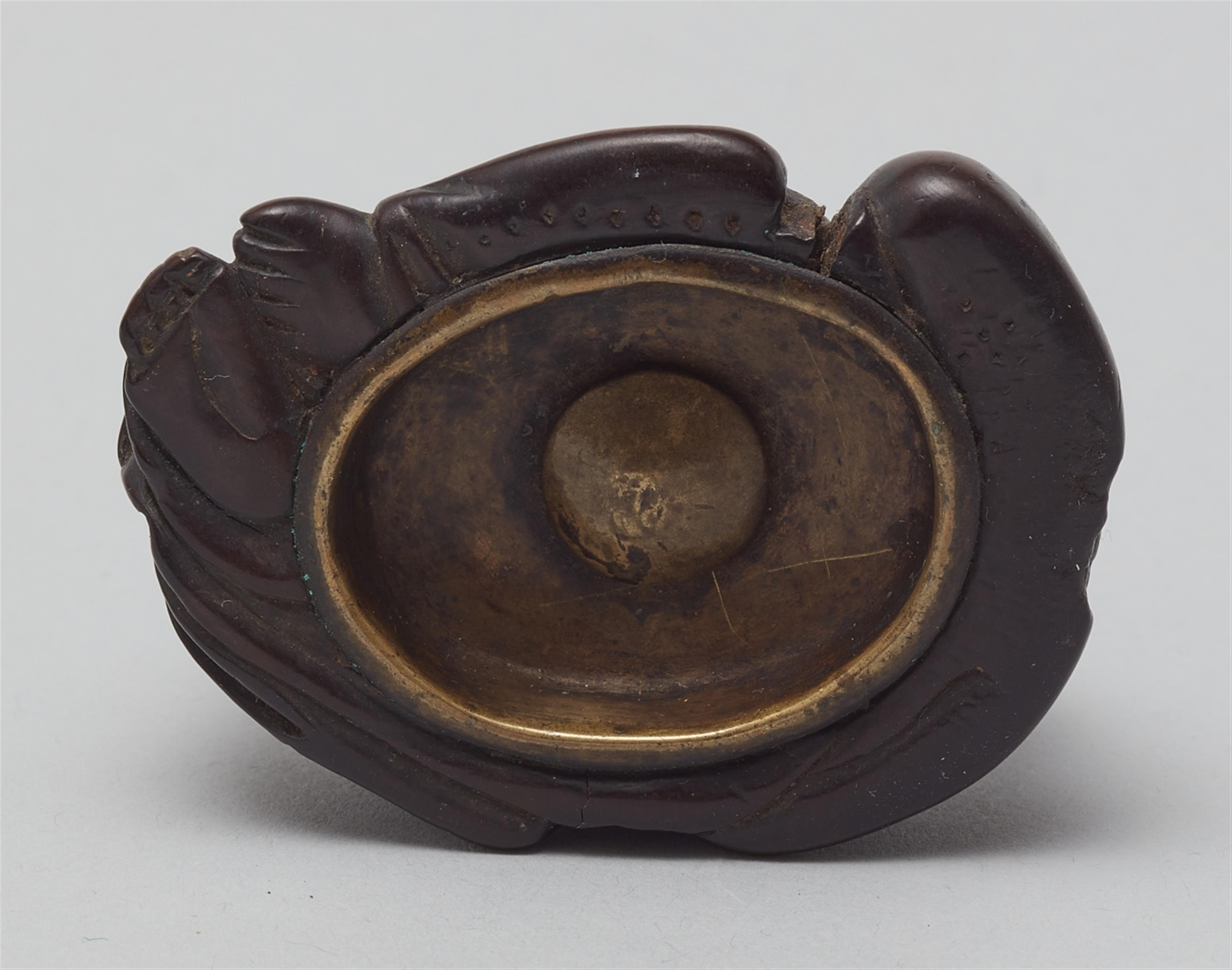 A wooden ashtray netsuke of Hotei. 19th century - image-5