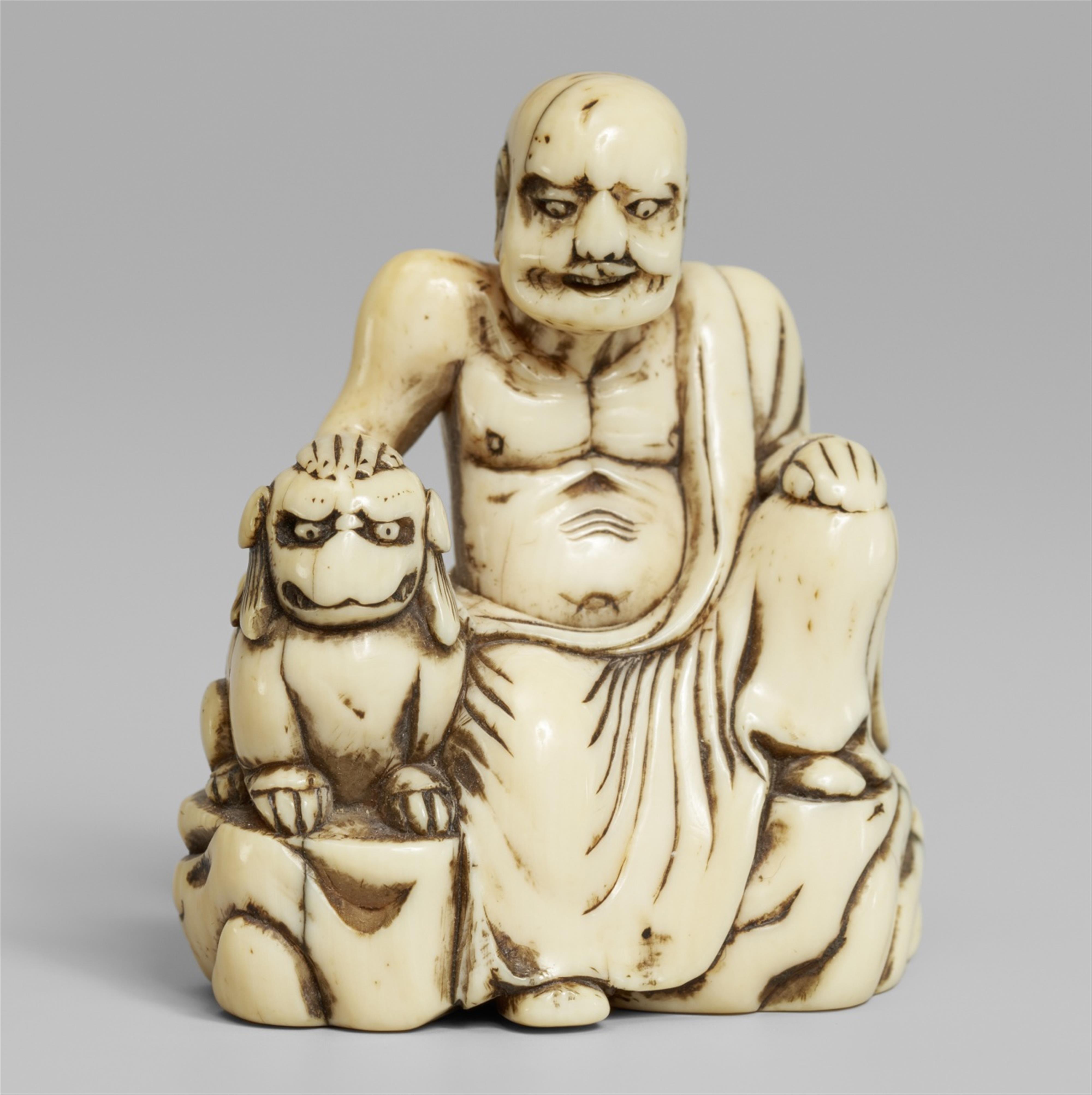 An ivory netsuke of a rakan. Second half 18th century - image-1