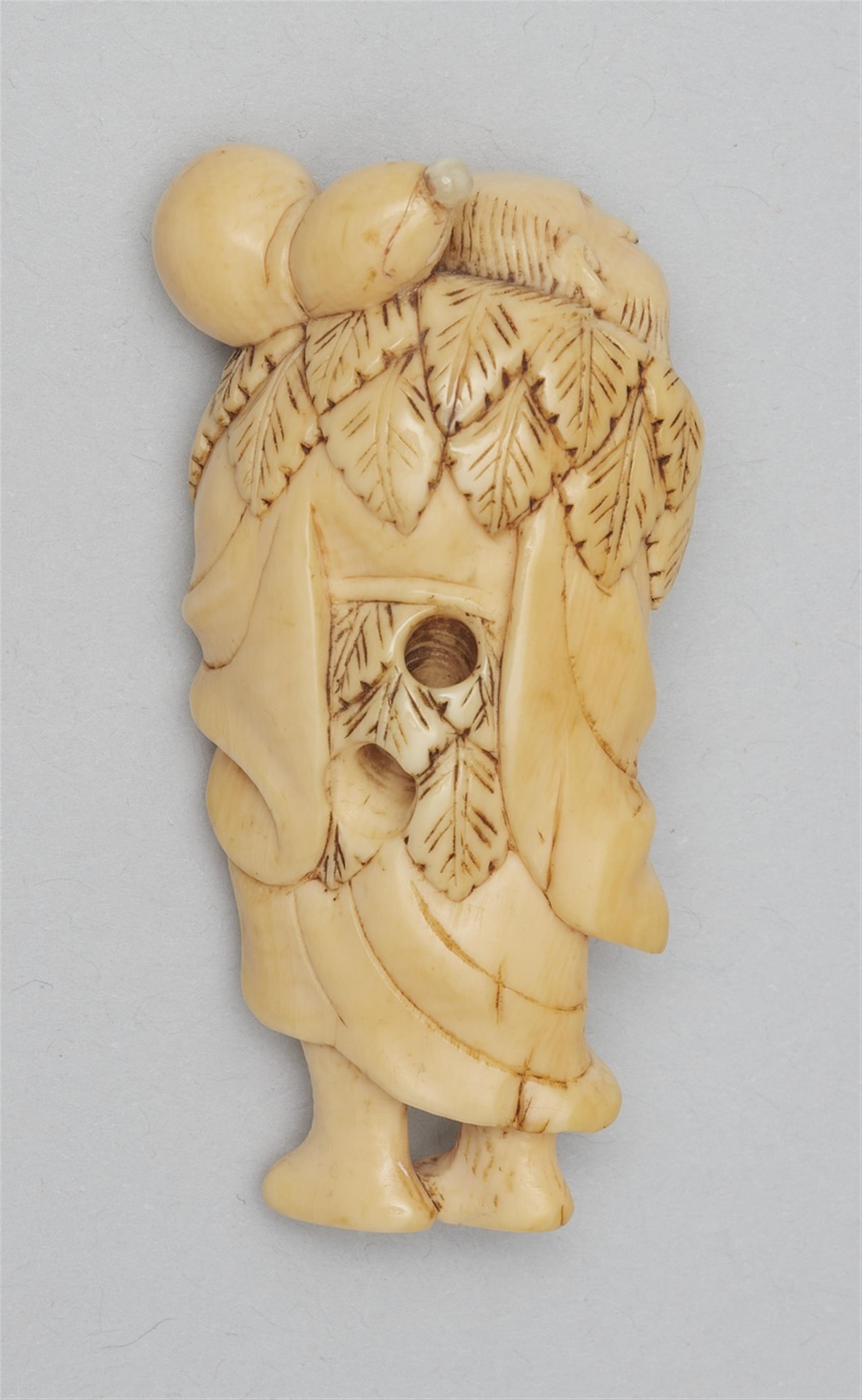 An ivory netsuke of a laughing sennin. Early 19th century - image-2